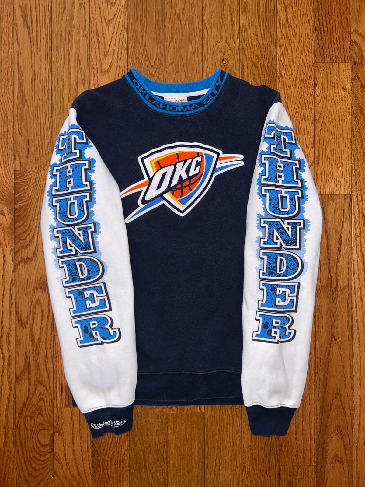 Oklahoma City Thunder Mitchell & Ness Crewneck Size Large