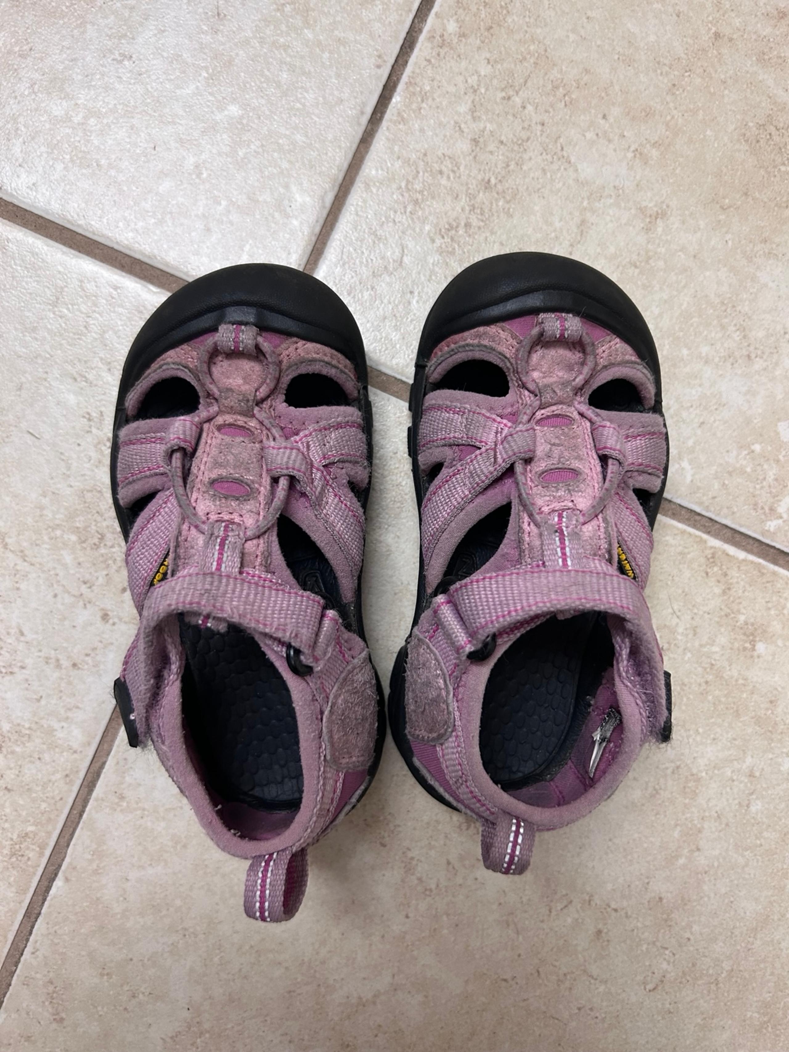 Toddler Keens, Pink/Black Size 9