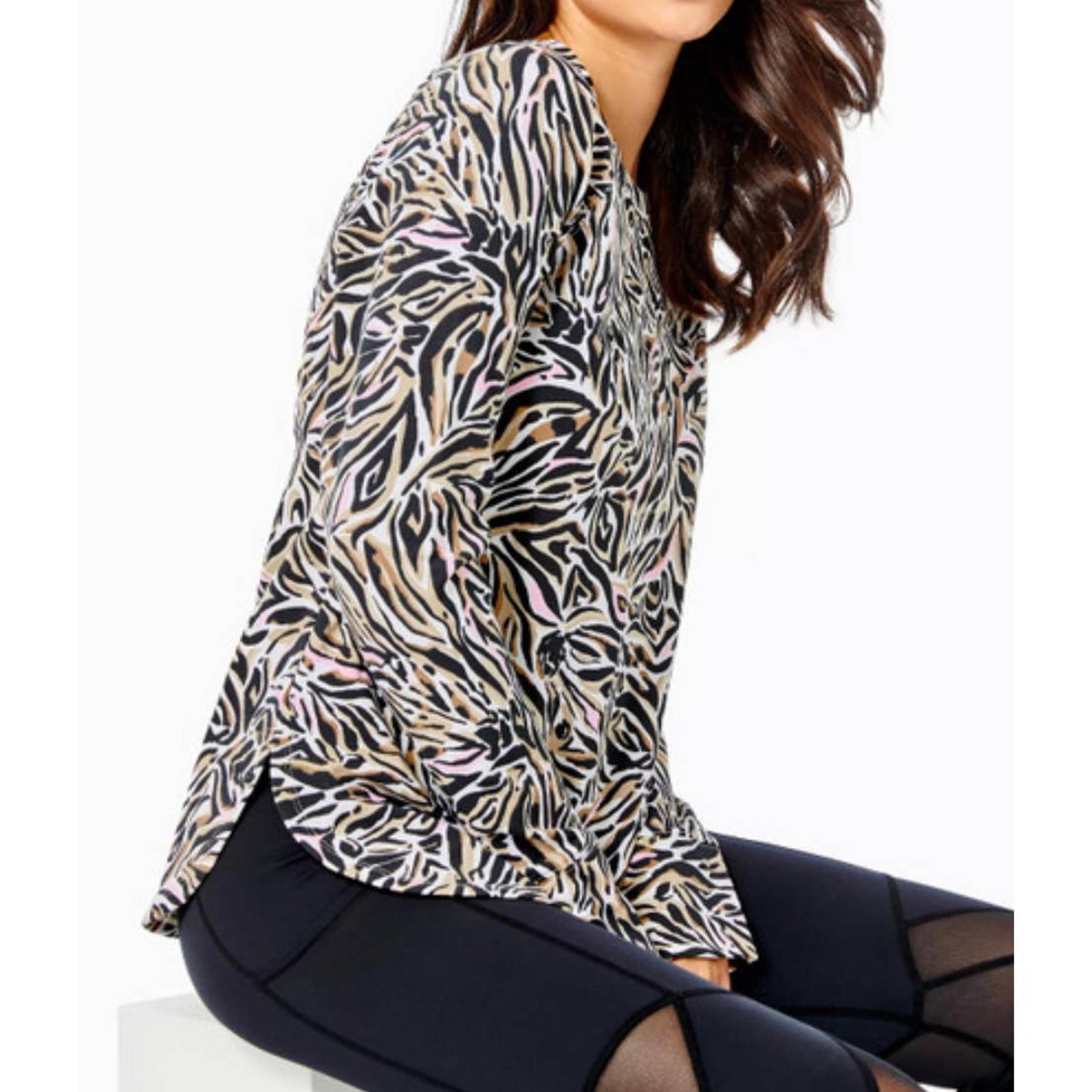 New LILLY PULITZER  Blythe Pullover UPF 50+ Onyx Can You Zee Me Small