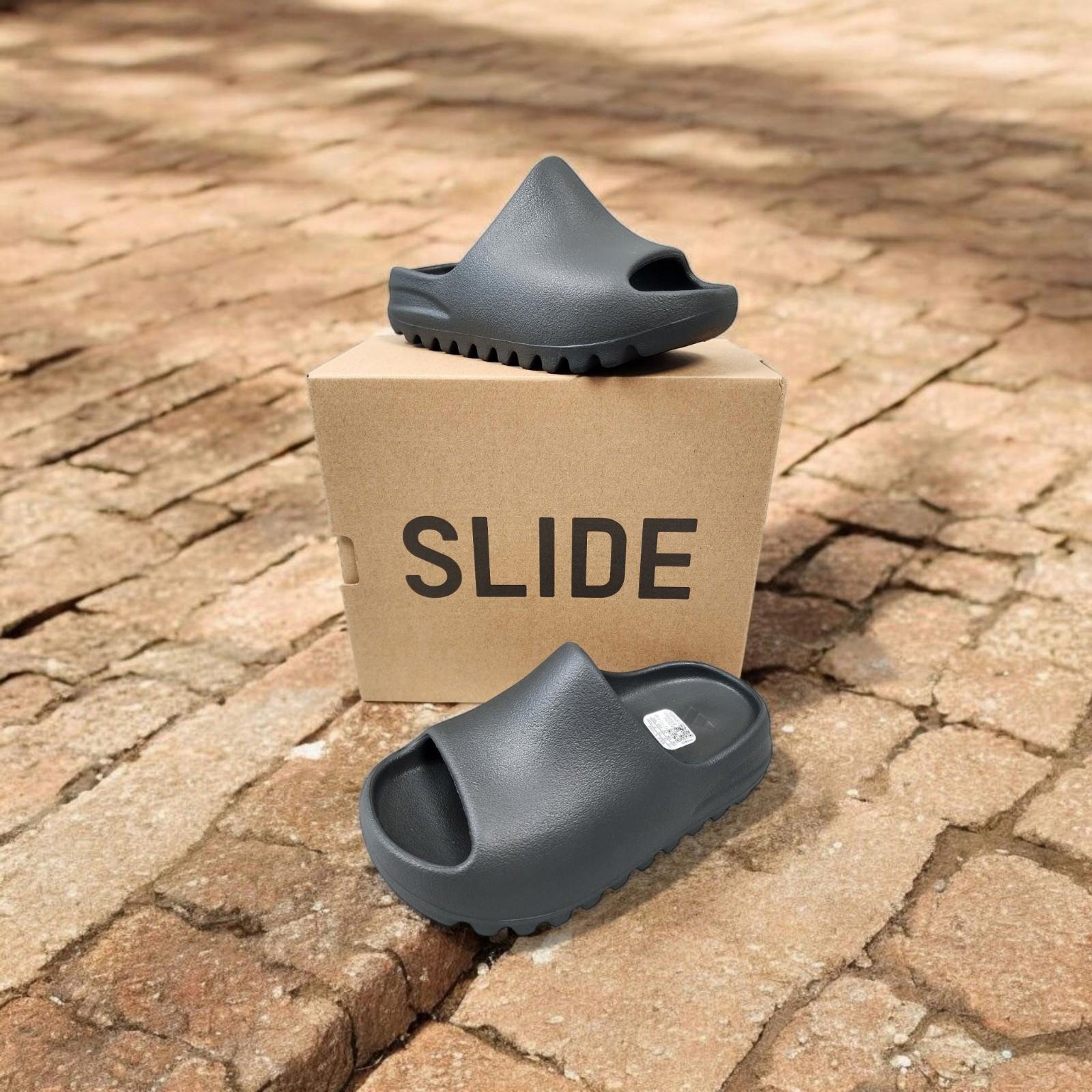 ADIDAS YEEZY DARK ONYX KIDS SLIDES SKU#ID5104 SIZE 12K READY TO SHIP!