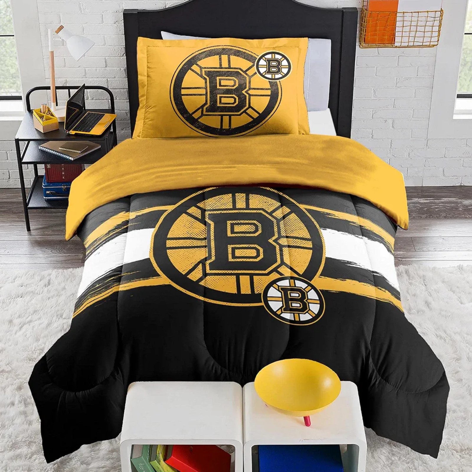 NHL Comforter and sham bed set (2) sizes available