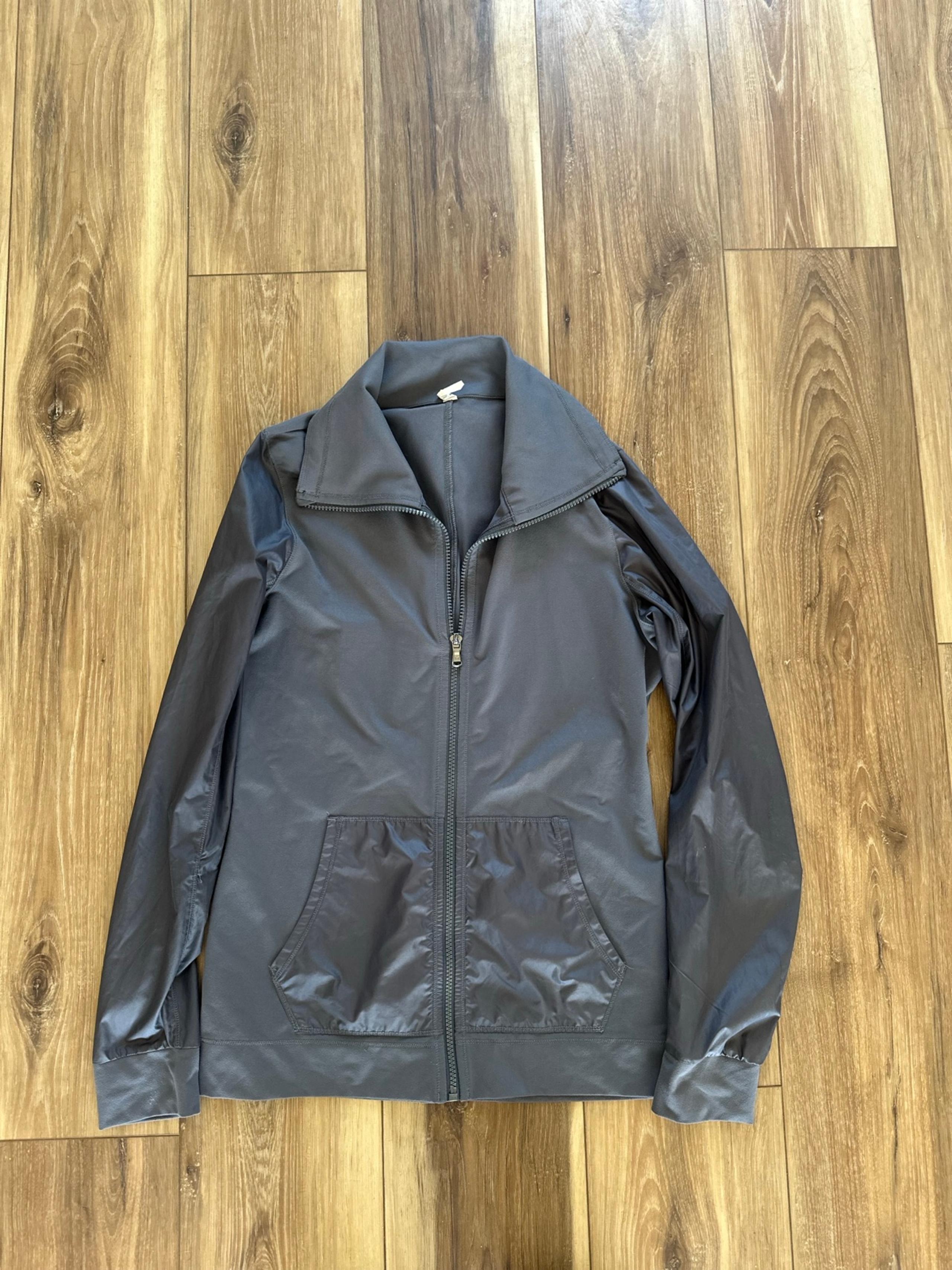 womens lux track full zip fitted activewear jacket size small - Under Armour