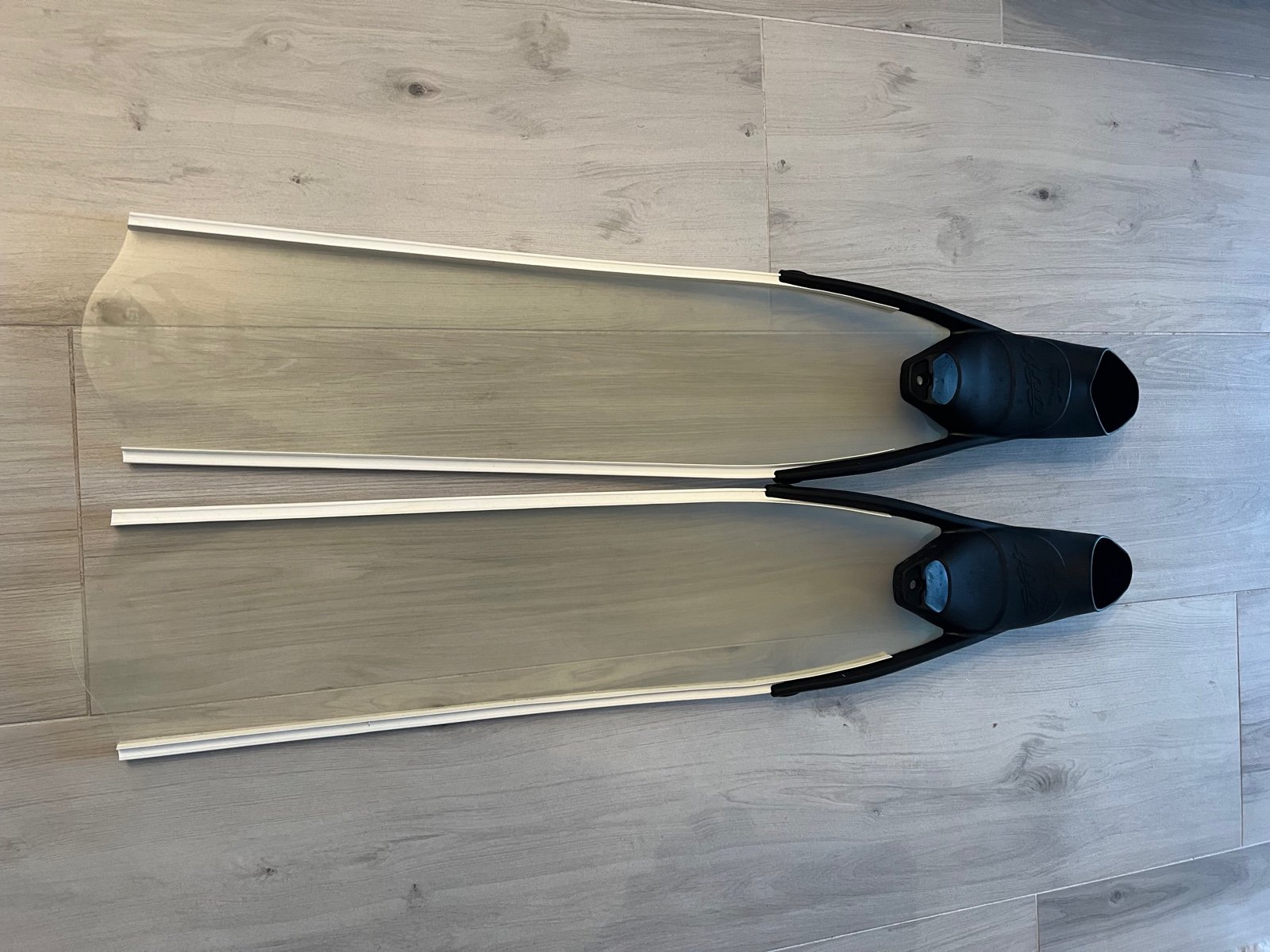 High Performance Free Diving Fins (Basically New)