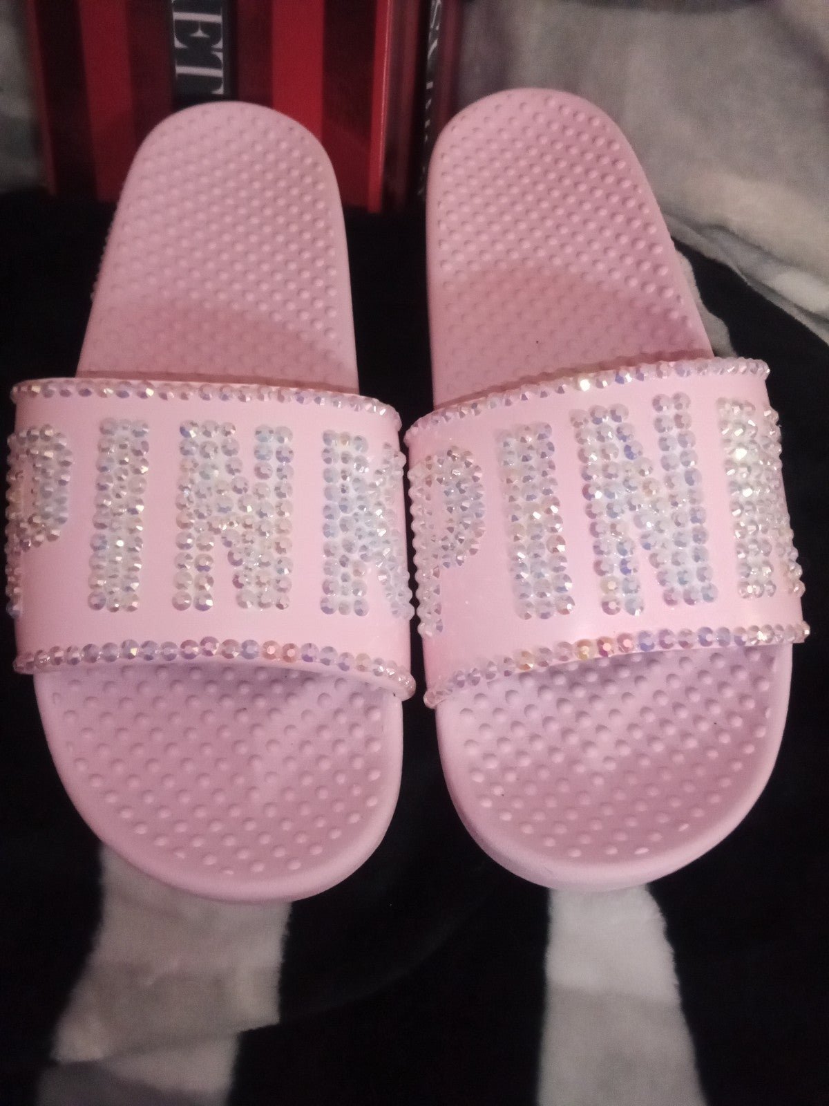 VS PINK HTF CUSTOM BLING SLIDES M