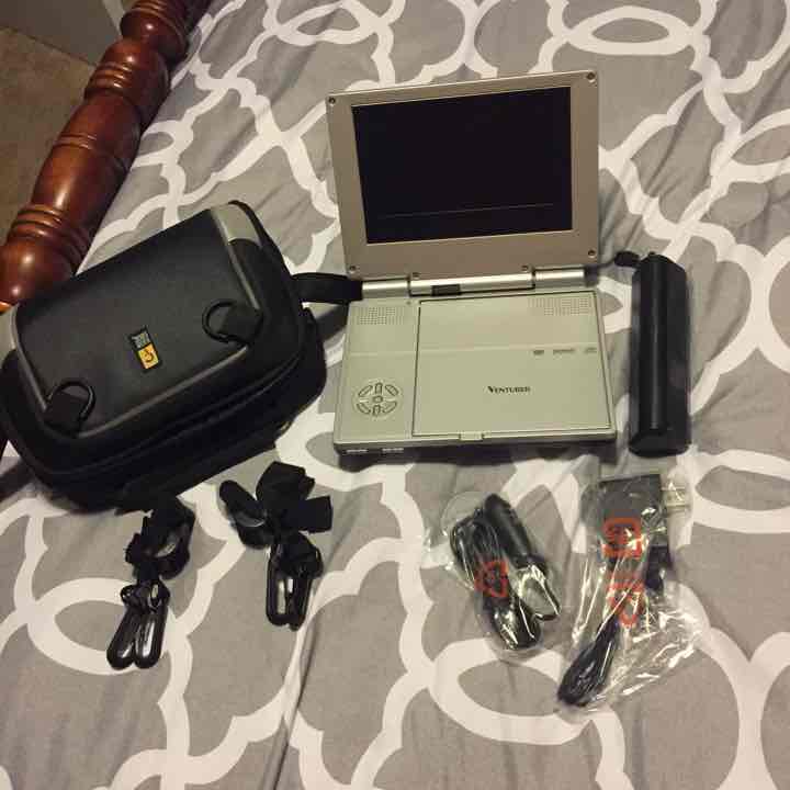 Portable DVD player w/case