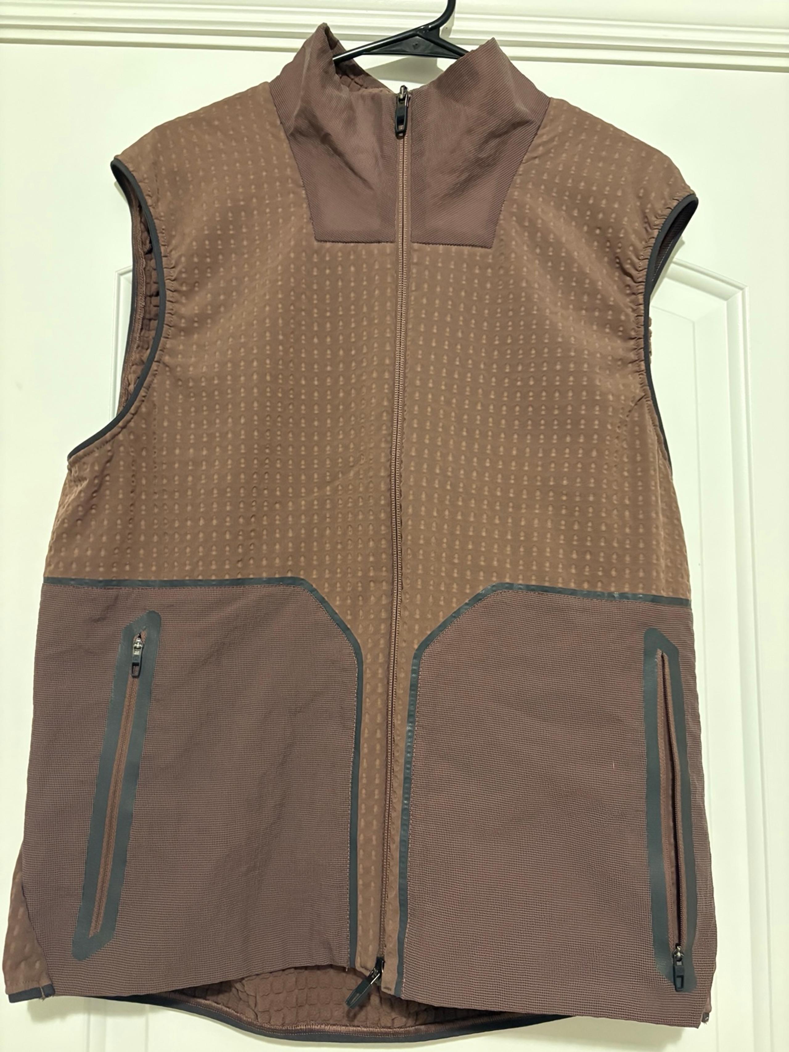 Lululemon Men's Water-Repellent Fleece Hiking Vest Dark Oxide Size M
