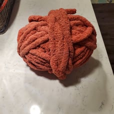 Large ball of yarn thiccc