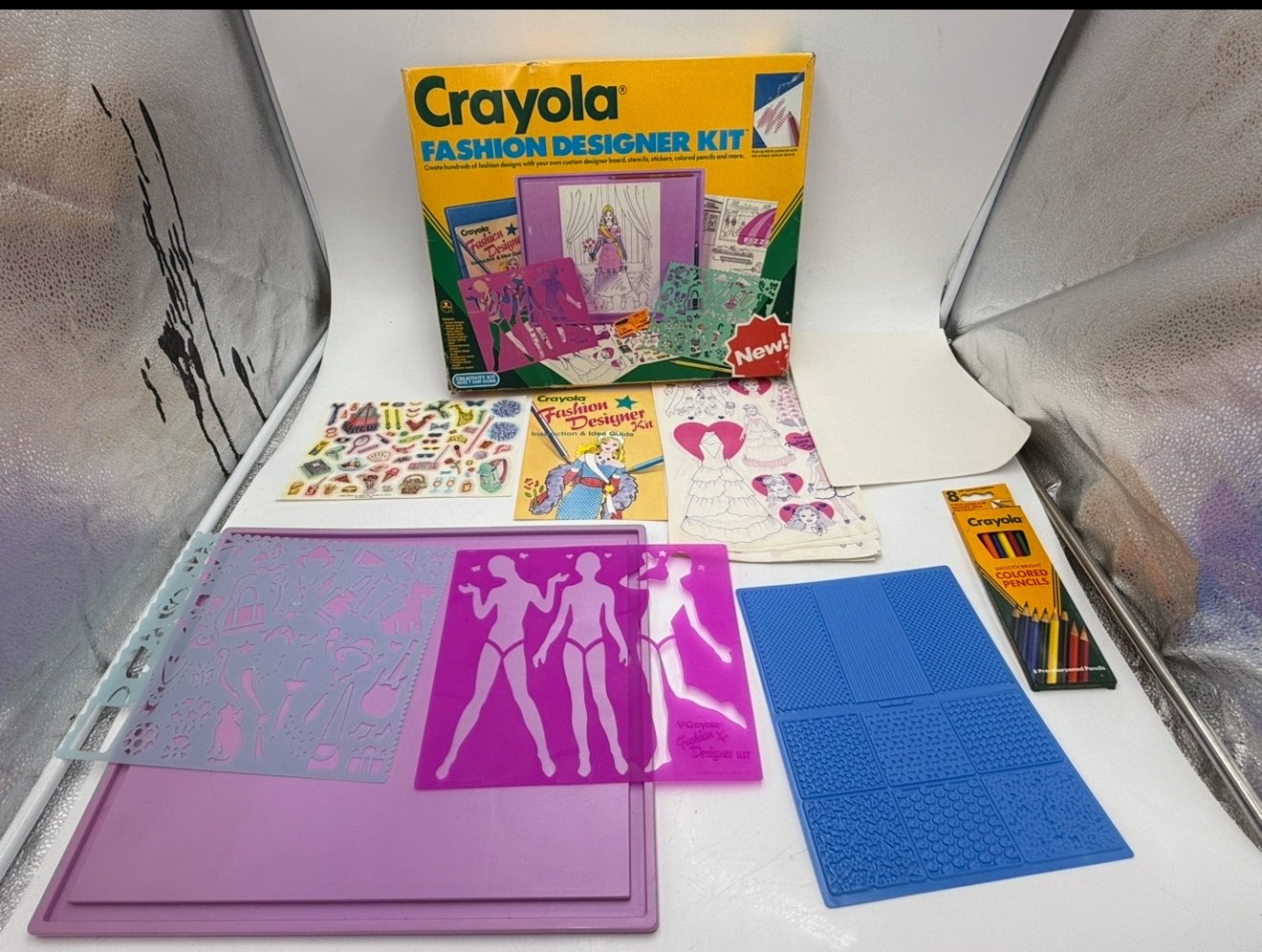 Vintage 1990s Crayola fashion designer Toy Drawing Kit