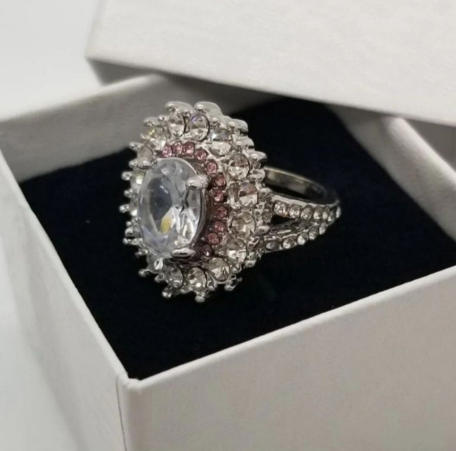 Beautiful vintage Ring, w/ CZ pink and clear lab diamonds.