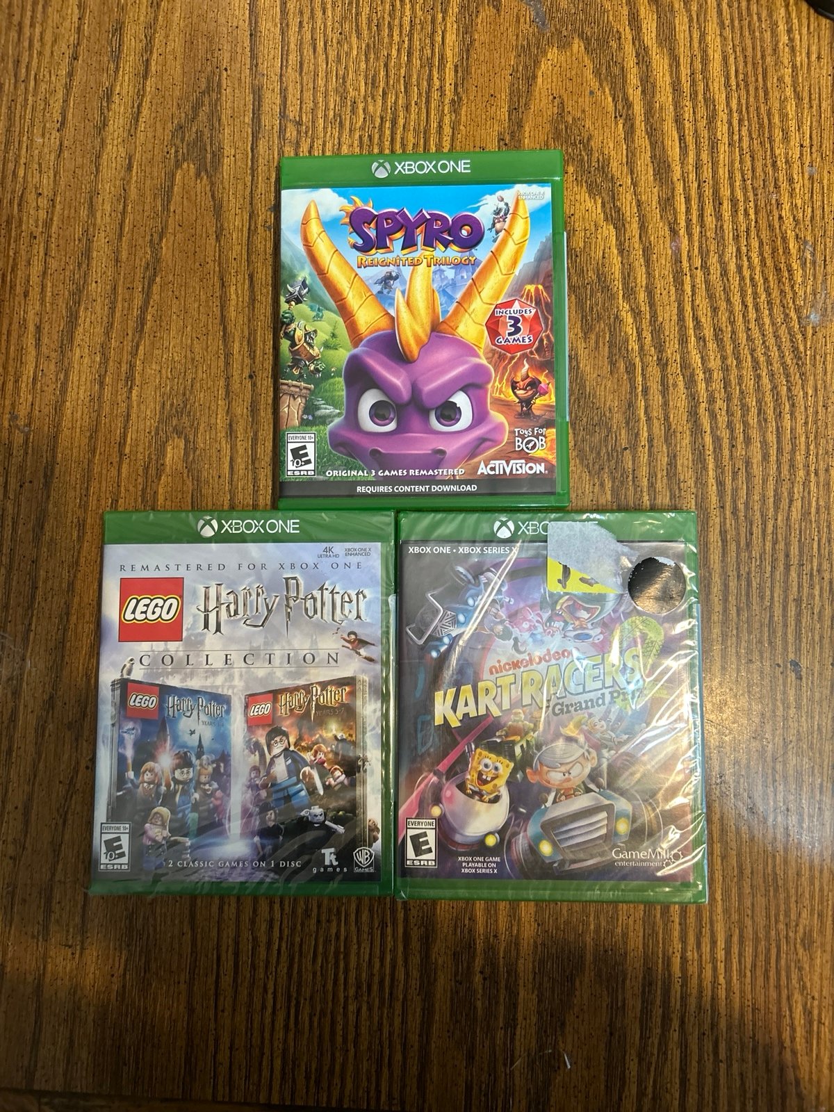 Lot of 3 Xbox one games Spyro, Harry Potter collection, and kart racers grand or