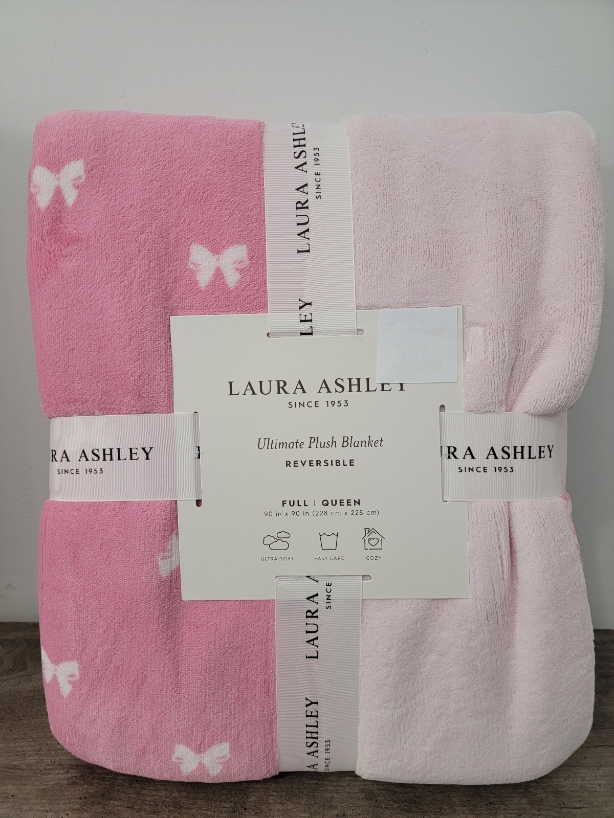 Laura Ashley QUEEN Pink Bow Throw Blanket