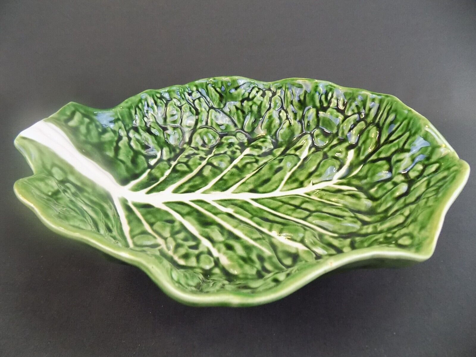 Vintage Portuguese Majolica Green Cabbage Leaf Ware Large 11 Serving/Salad Bowl