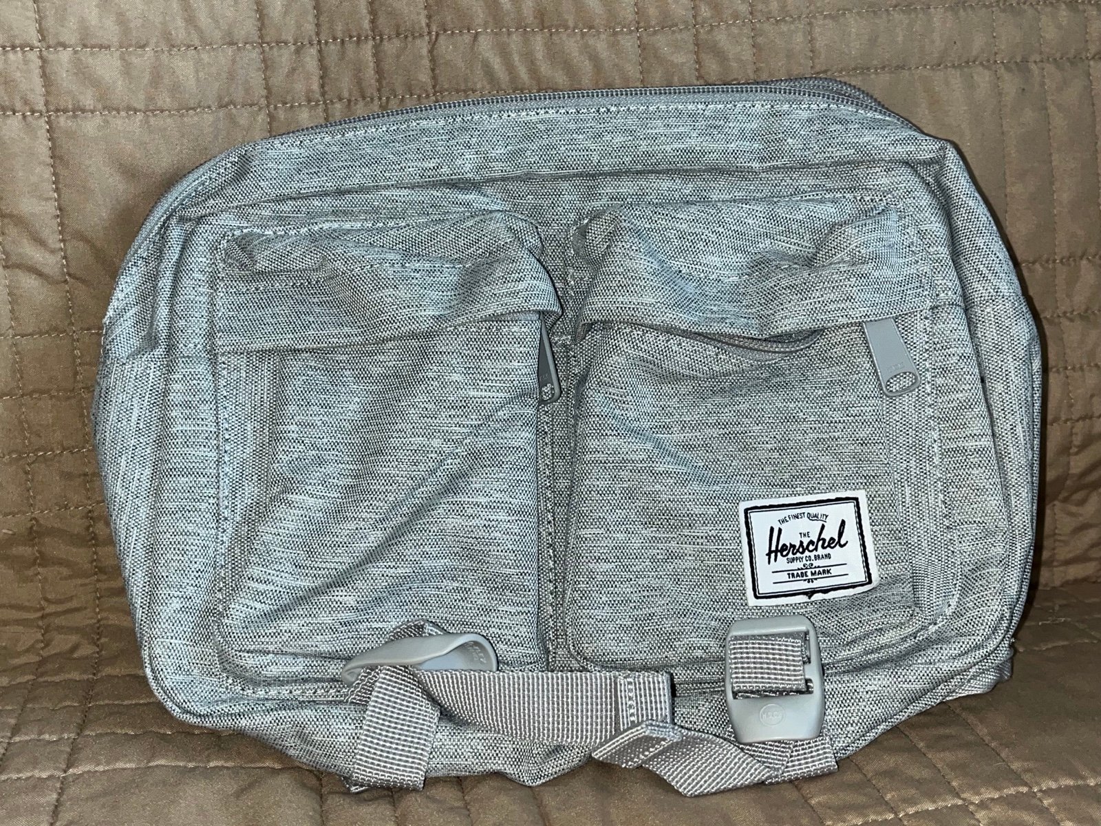 Herschel Gray Silver Large Crossbody Bag NEW NWOT