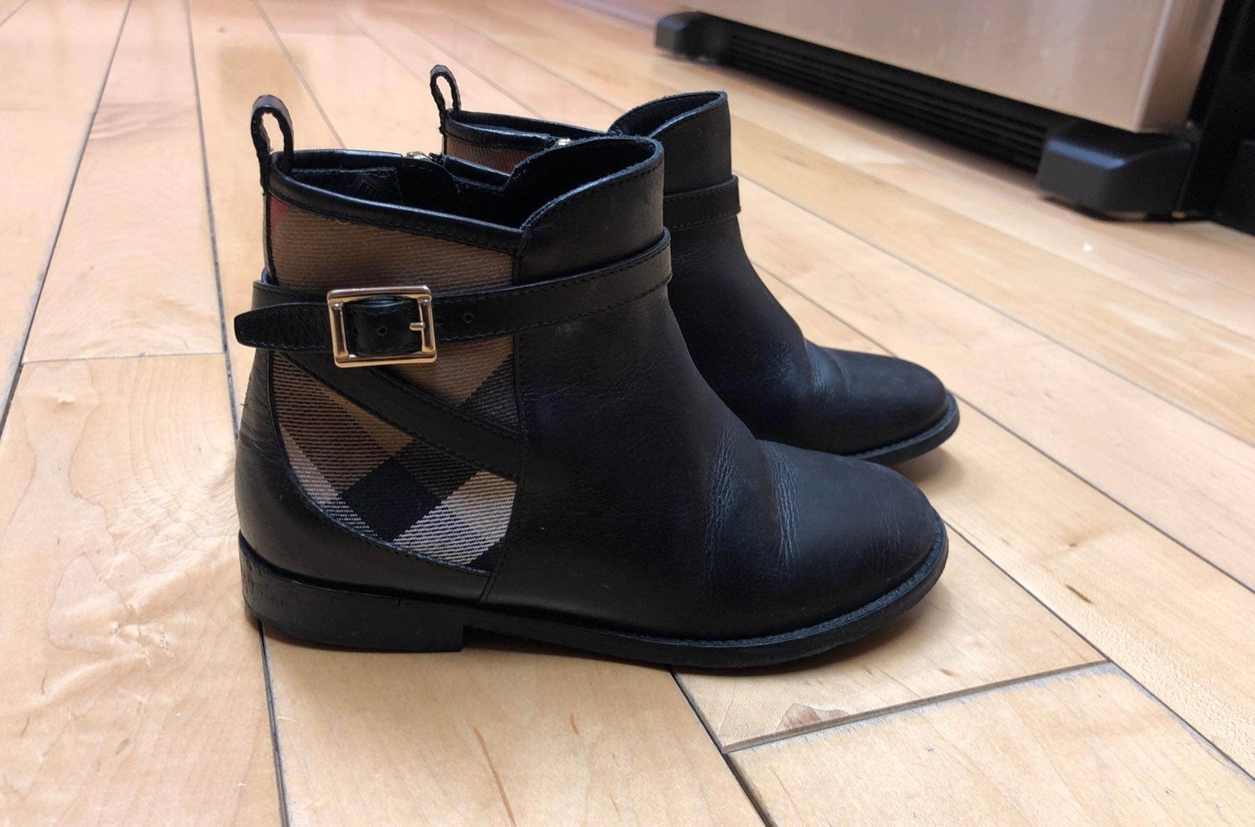 Girls Burberry Booties Size 13 (30)