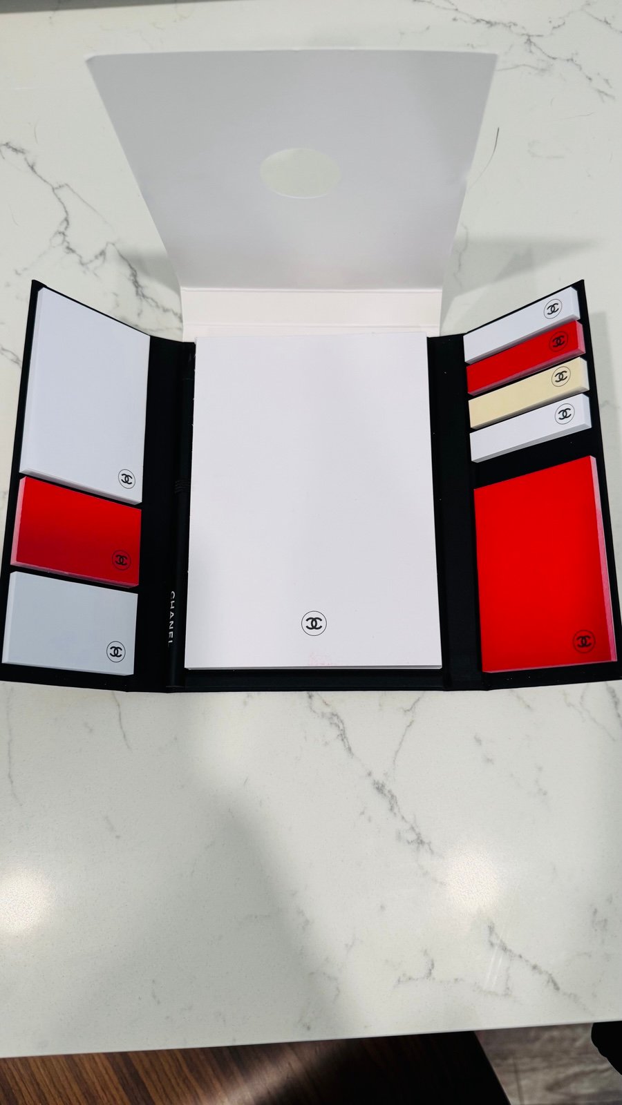 CHANEL La Collection Sticky Pad vintage