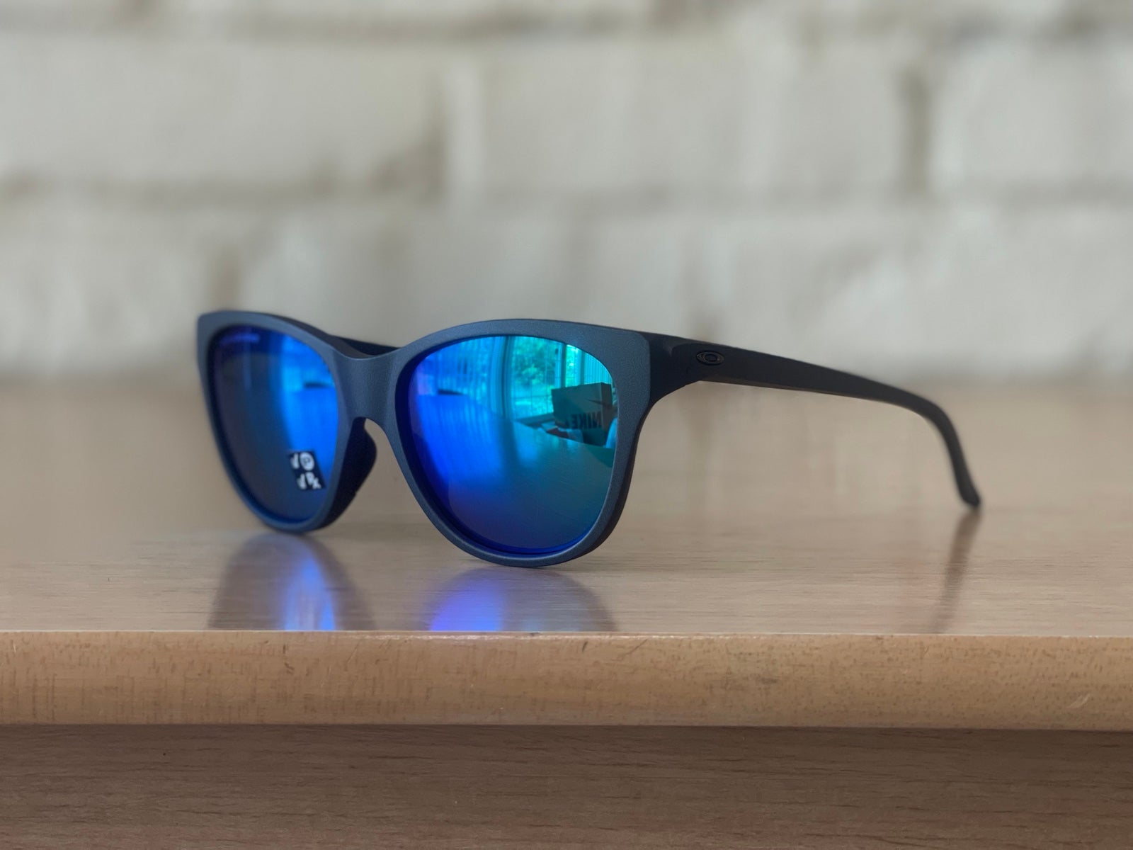 Oakley Hold Out OO9357-0655 55:17 Steel Frame Sapphire Iridium Polarized Lens