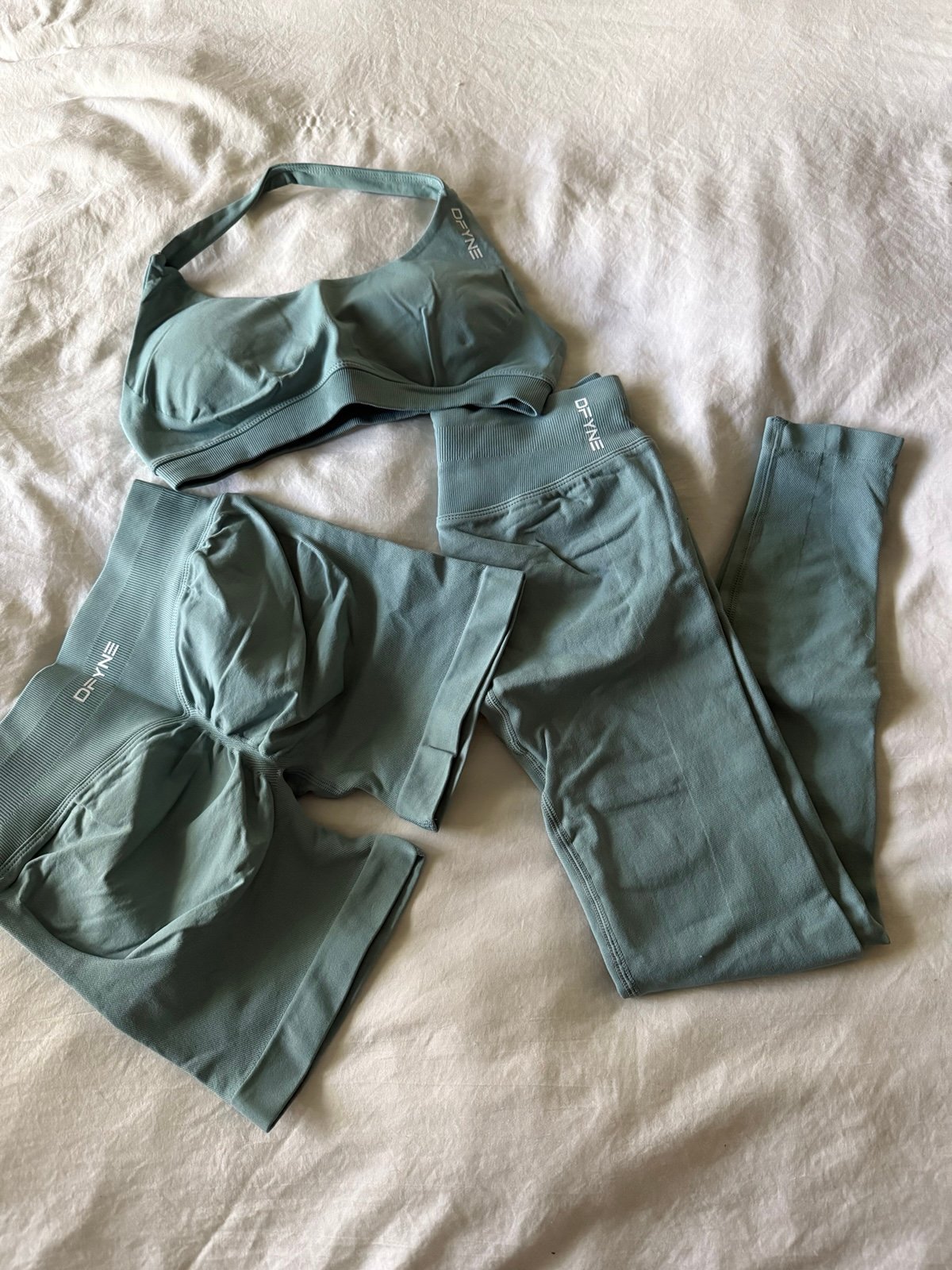 DFYNE set