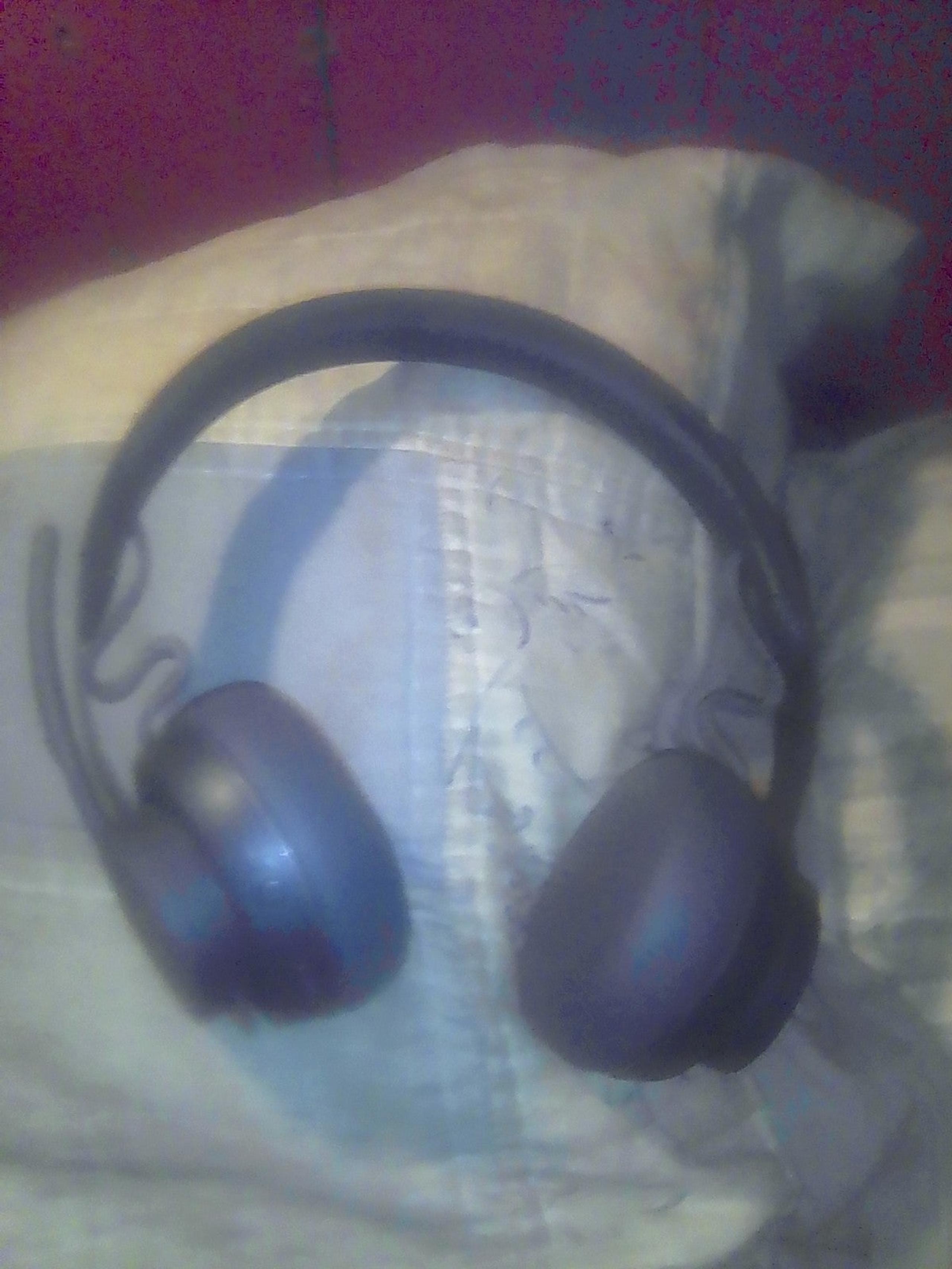 Like new Logitech Zone Wireless Bluetooth headphones