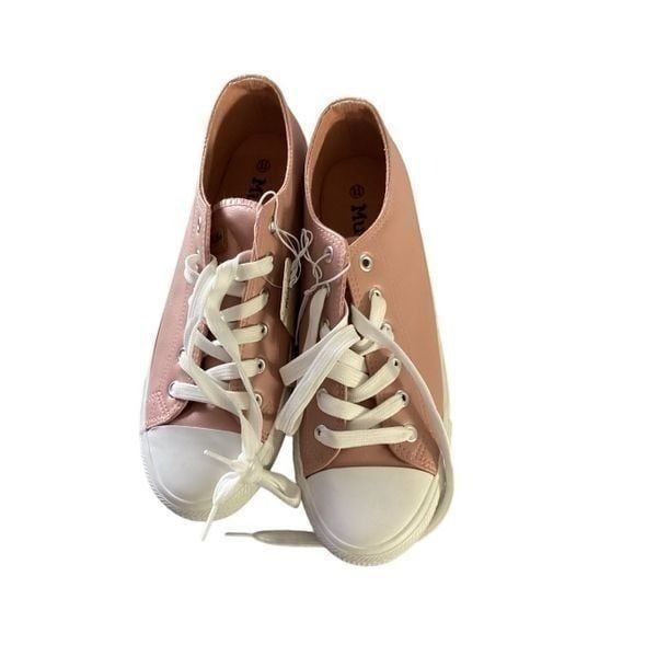 Mudd Sneakers