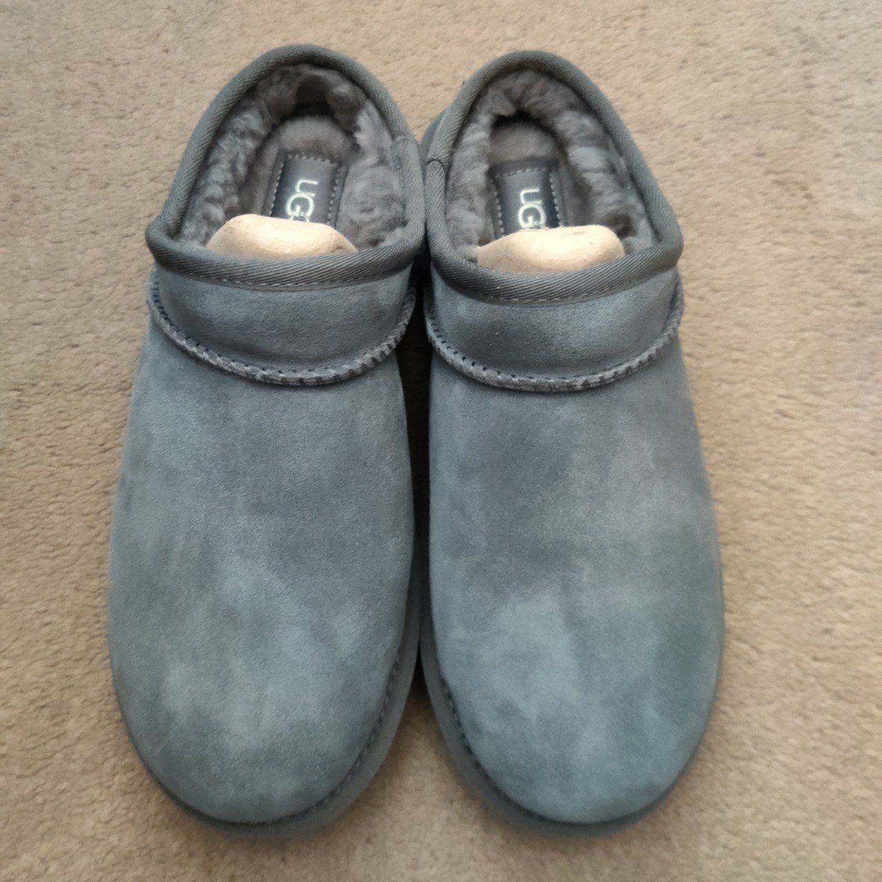 UGG suede classic slipper