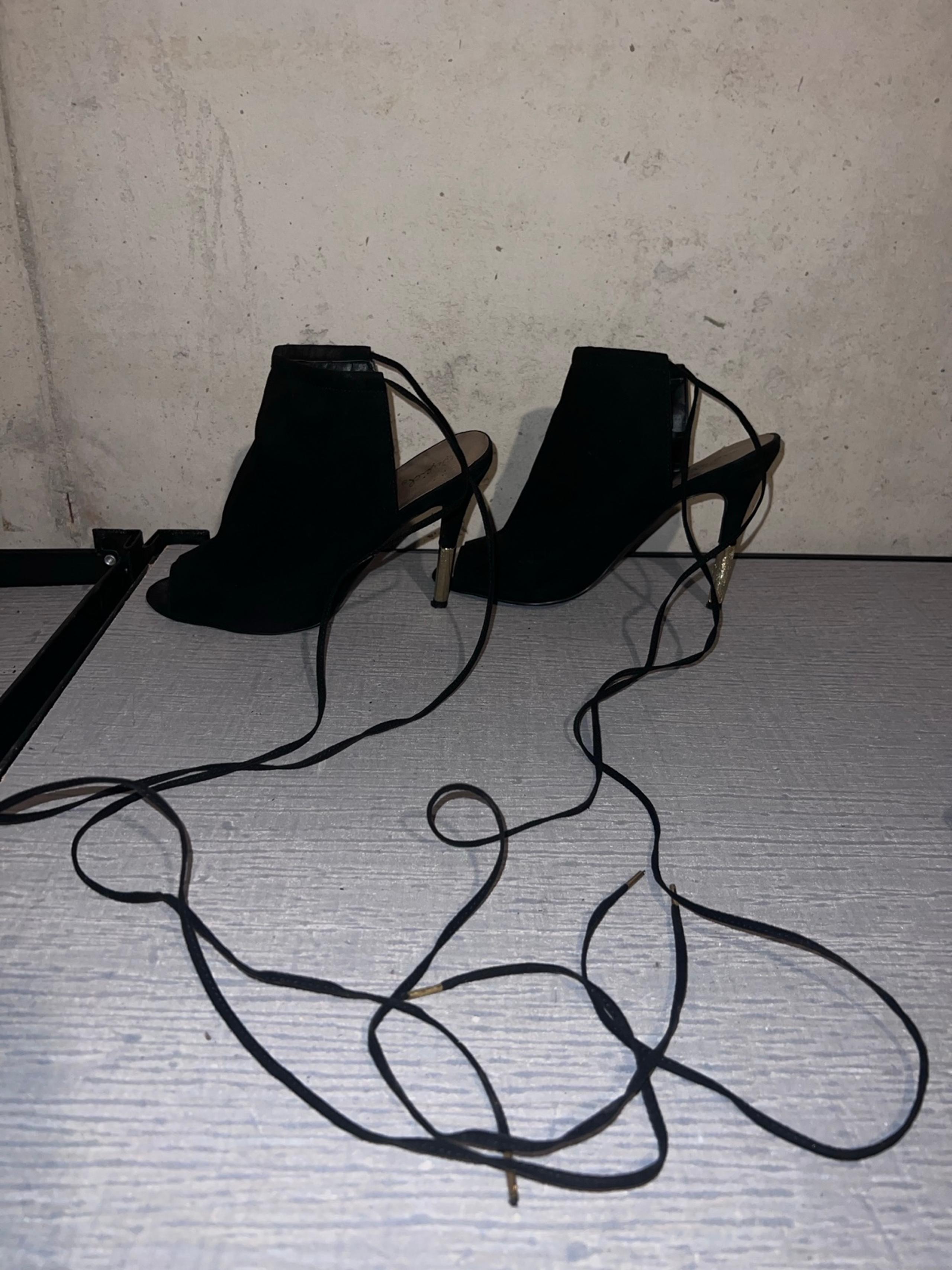Lace Up Slip On Heels Size 9