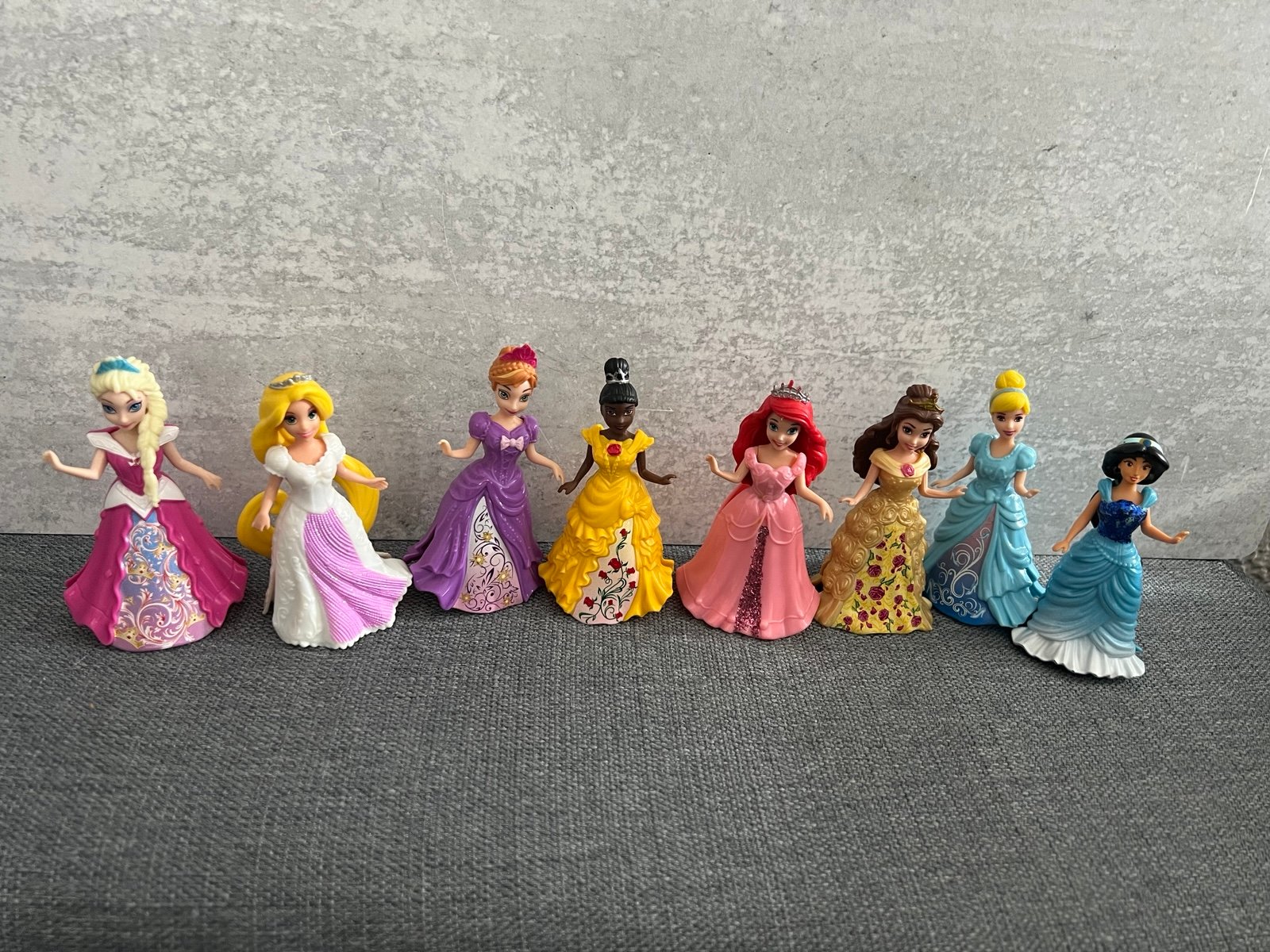 Disney Princess Magiclip Dolls & Extra Clothes