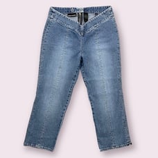 DKNY JEANS Vintage Y2K Light Wash Denim Low Rise Drop V Waistband Capri Jeans