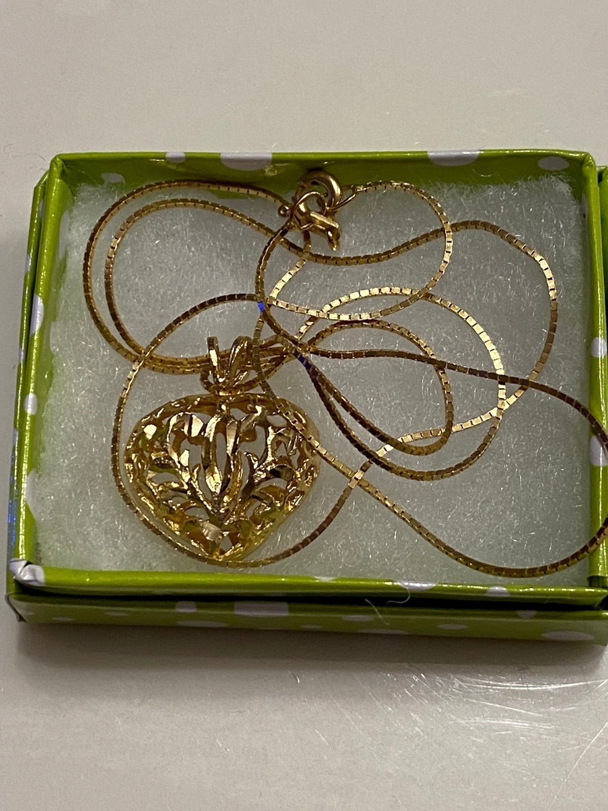 14K Yellow Gold Box Chain With Heart Pendant