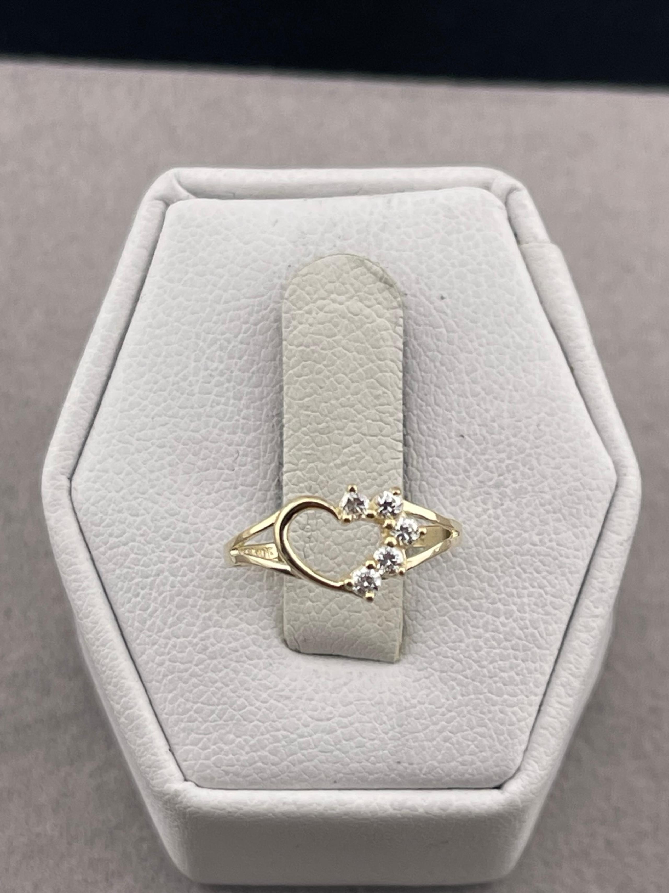 Vintage simulated diamond heart ring 10 karat yellow gold