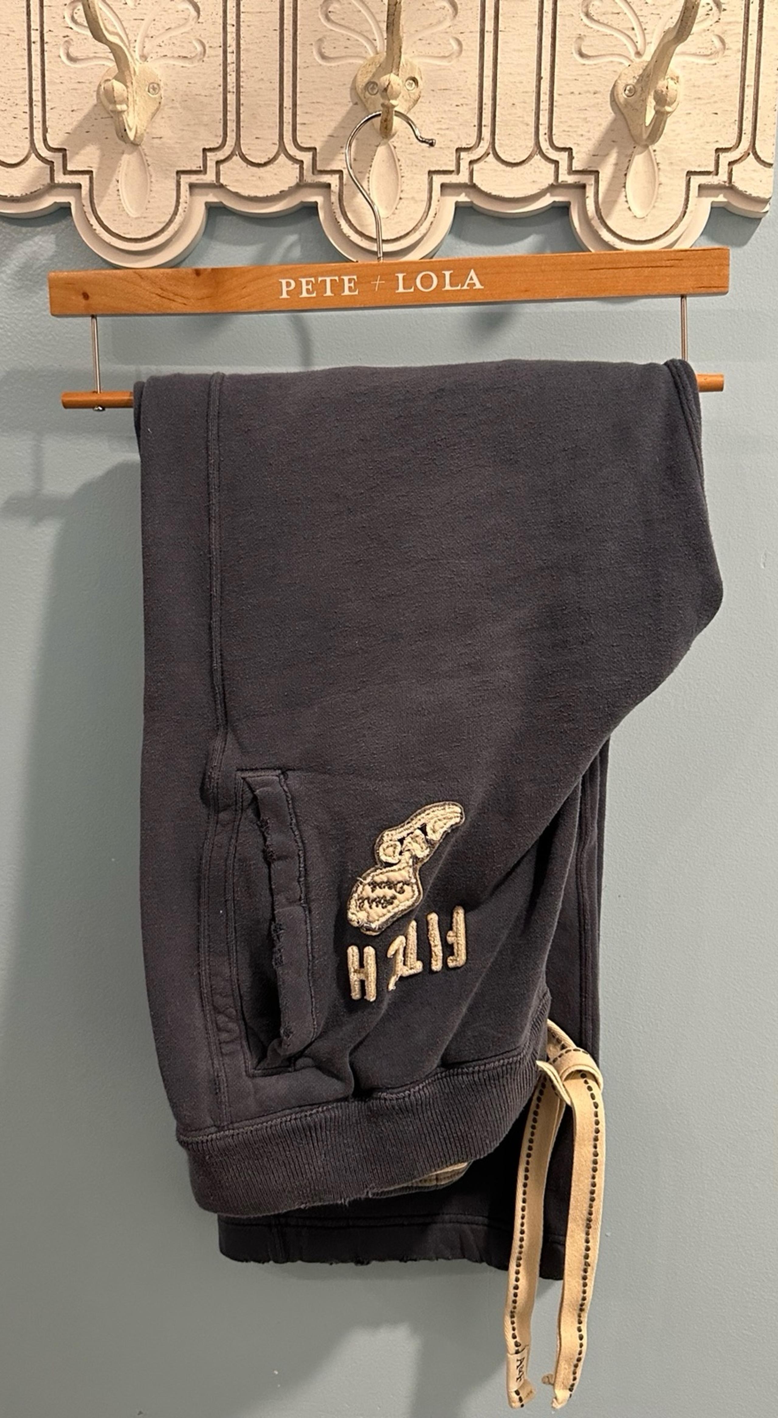Vintage Abercrombie and Fitch distressed Men’s sweatpants size Medium