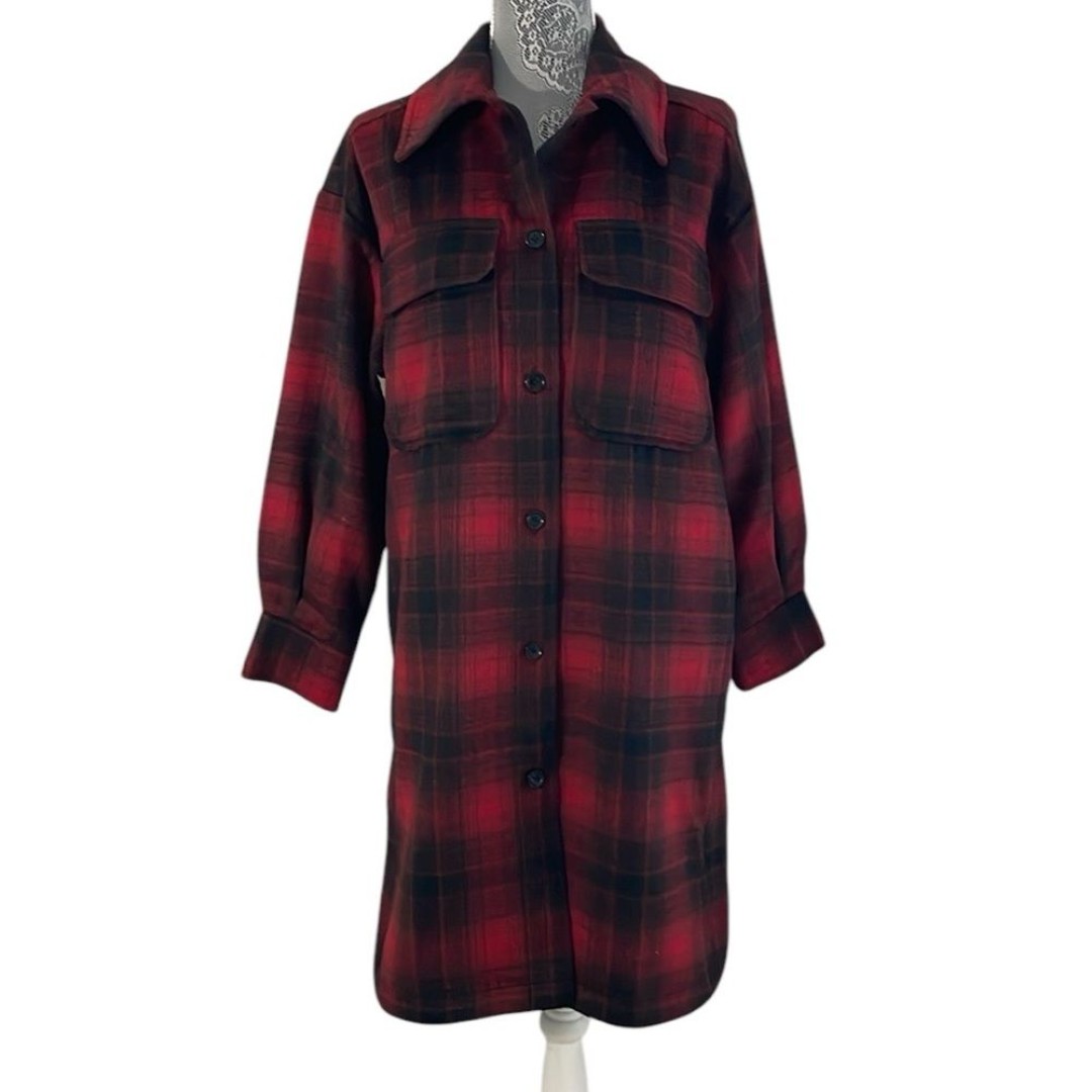 Banana Republic long shacket women’s Size Small. Red and black. New with tags.