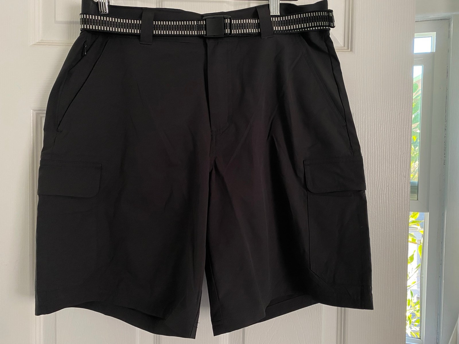 New Orvis Men’s Cargo Shorts Size 32 Color Black