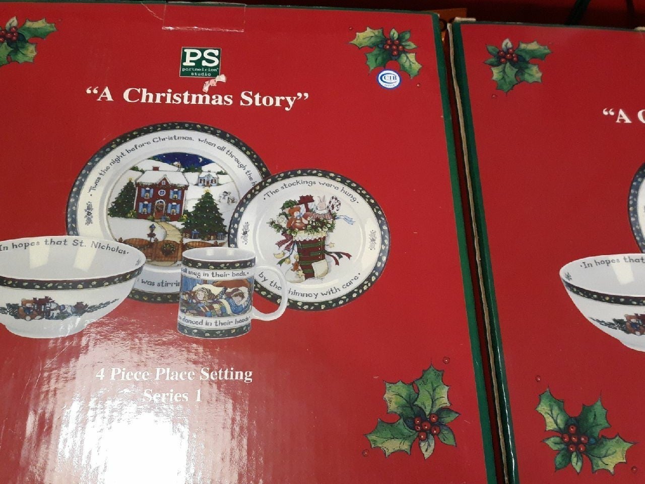 Two 4-Piece Place Christmas Settings Sus