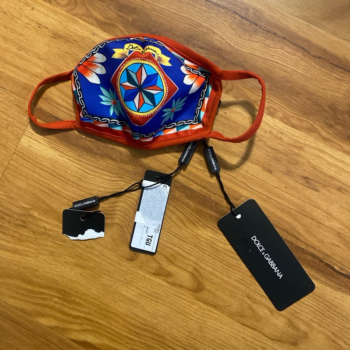 Dolce & Gabbana face mask NWT