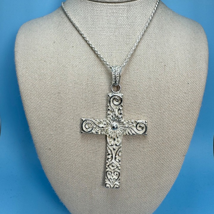VTG Solid Sterling Silver 925 Textured Cross Pendant Necklace Size 18'' Length
