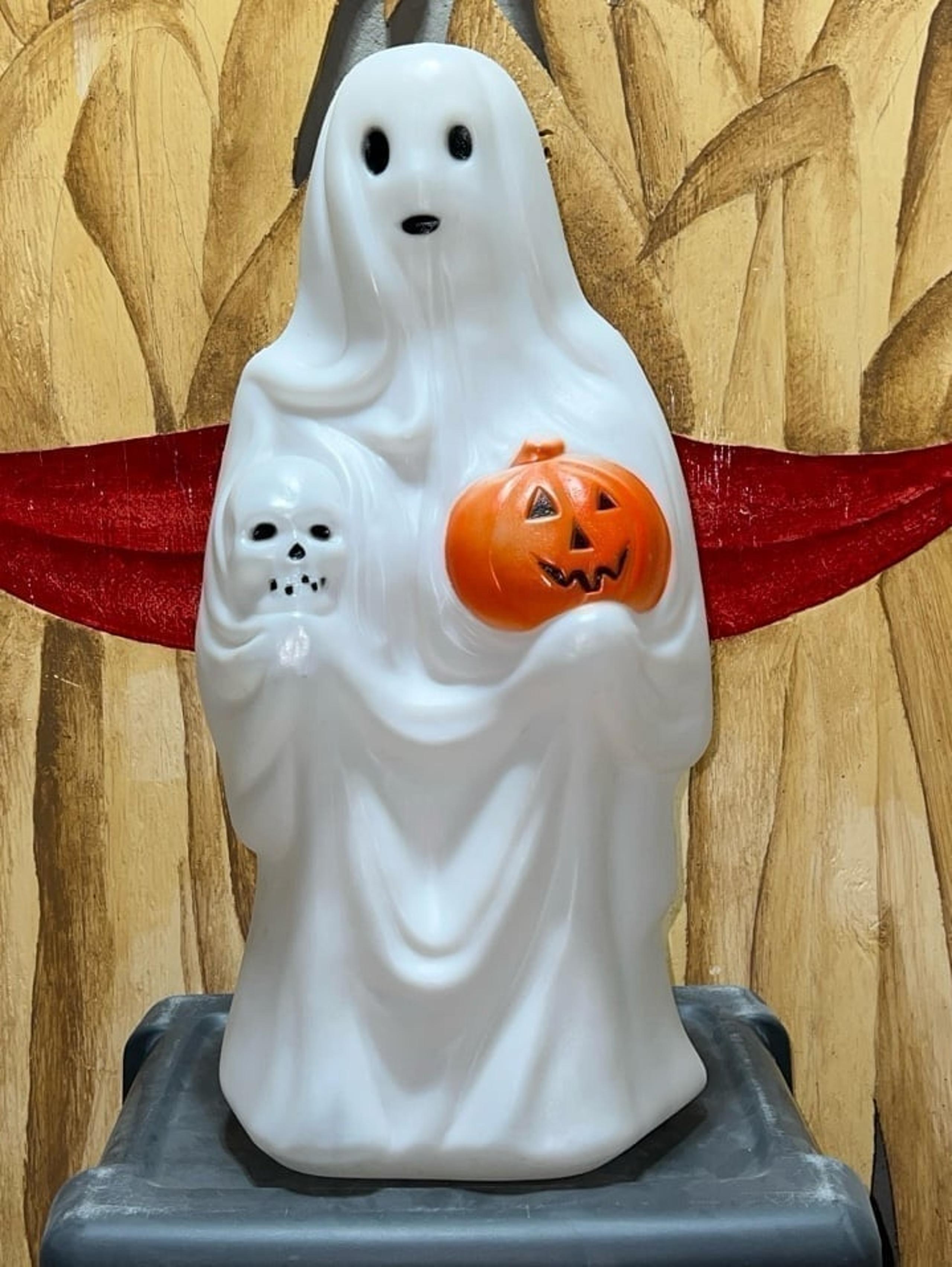Vintage Halloween 23” Empire Blow Mold Ghost W/ Skull & Pumpkin Yard/Table Decor