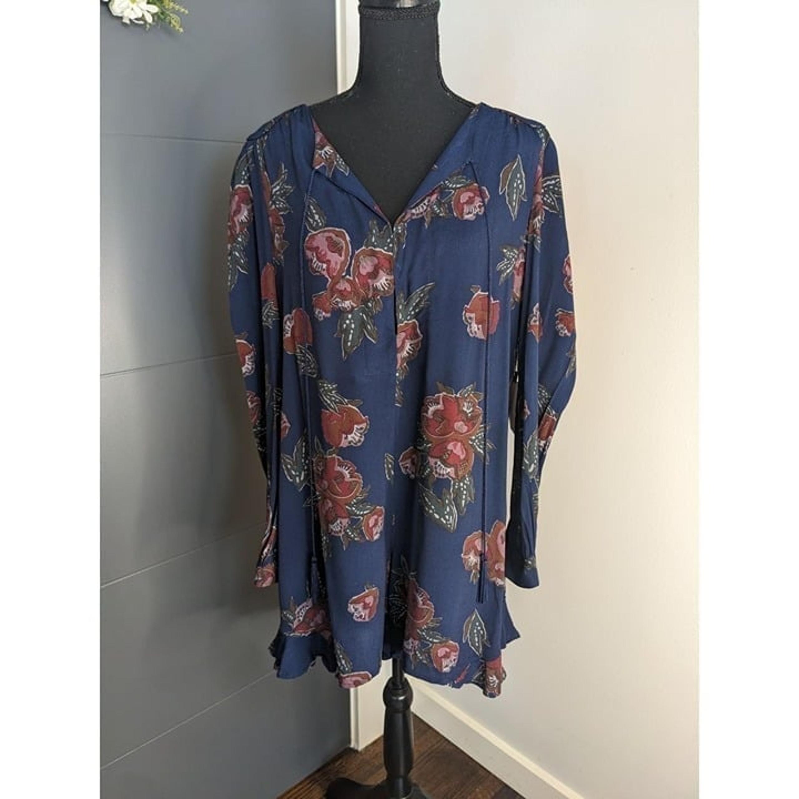 NWT ASTR the Label Navy and Burgundy Floral Long Sleeve Romper - S