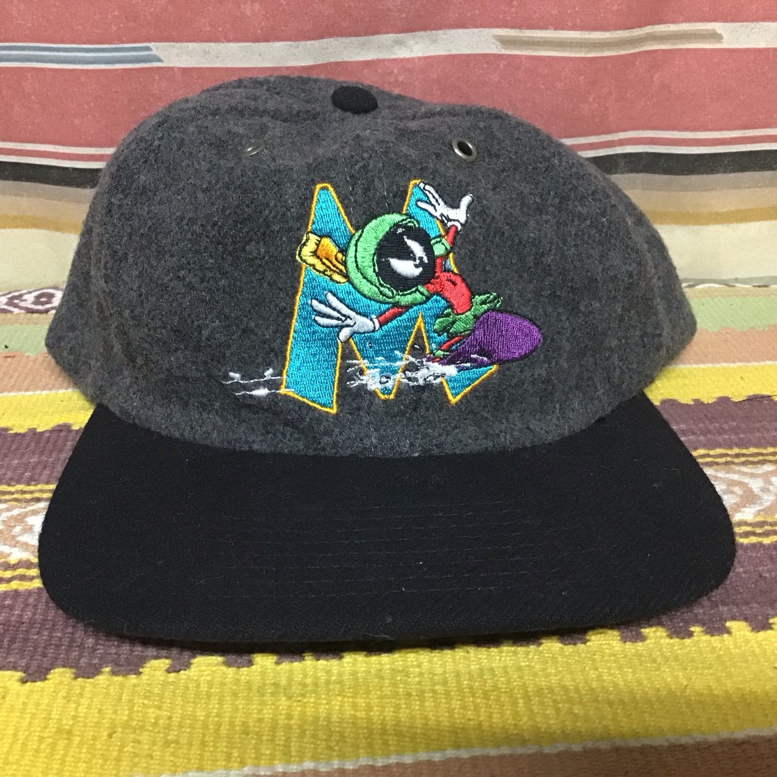 EUC Vintage Marvin The Martian Snowboarding Wool Hat Looney Tunes 90s