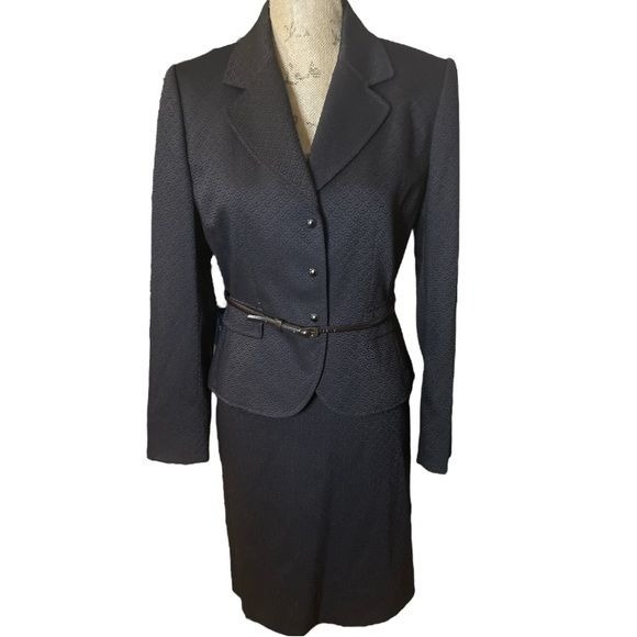 TAHARI 2 Piece Womens Suit