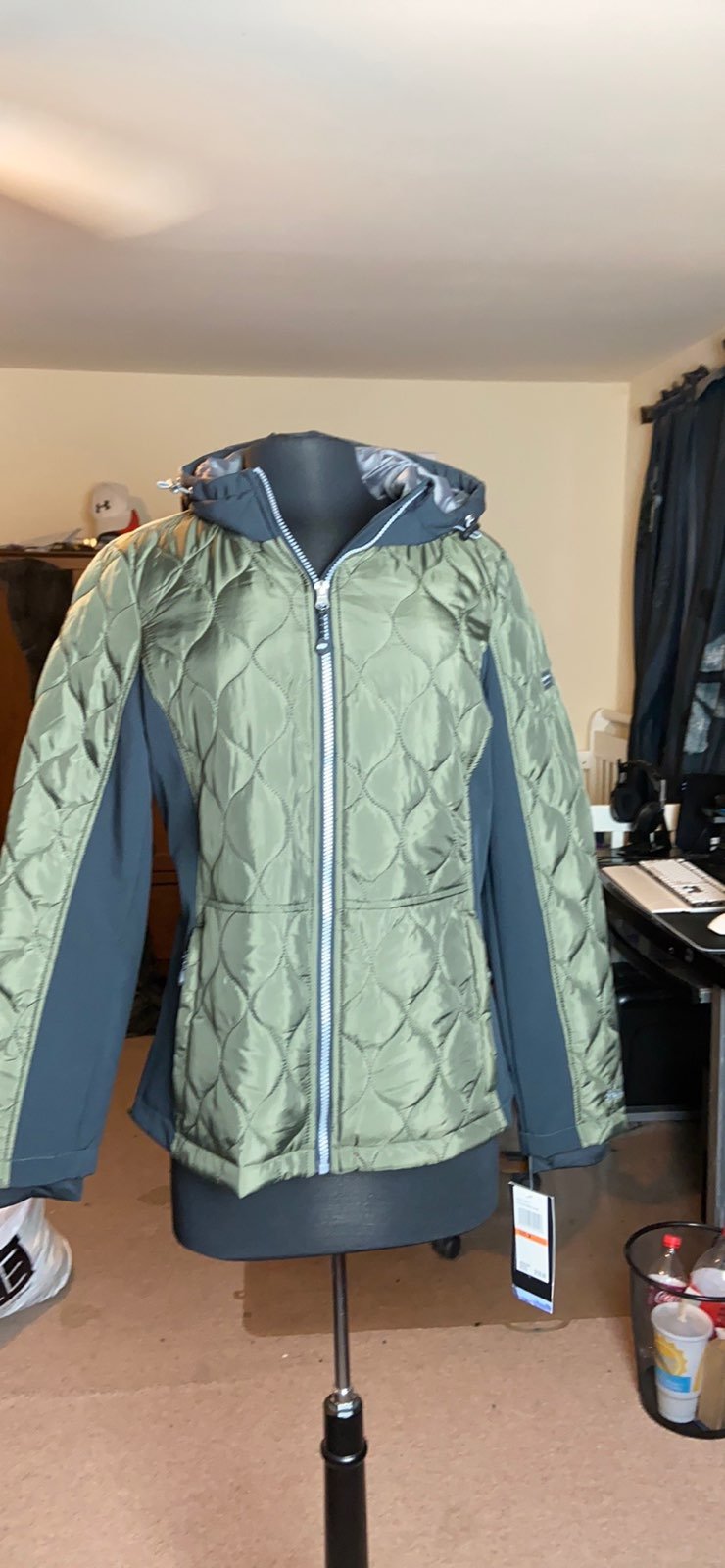 Sketchers coat