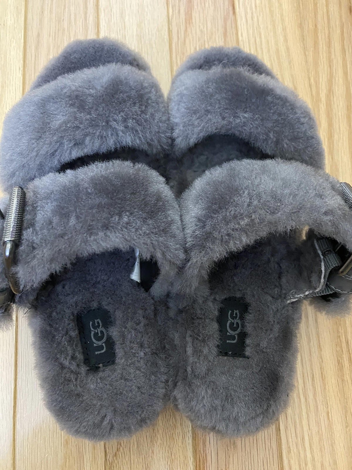 UGG FUZZ YEAH Grey Sheepskin Slipper Slide Sandals, Size 7 US, 38 EU