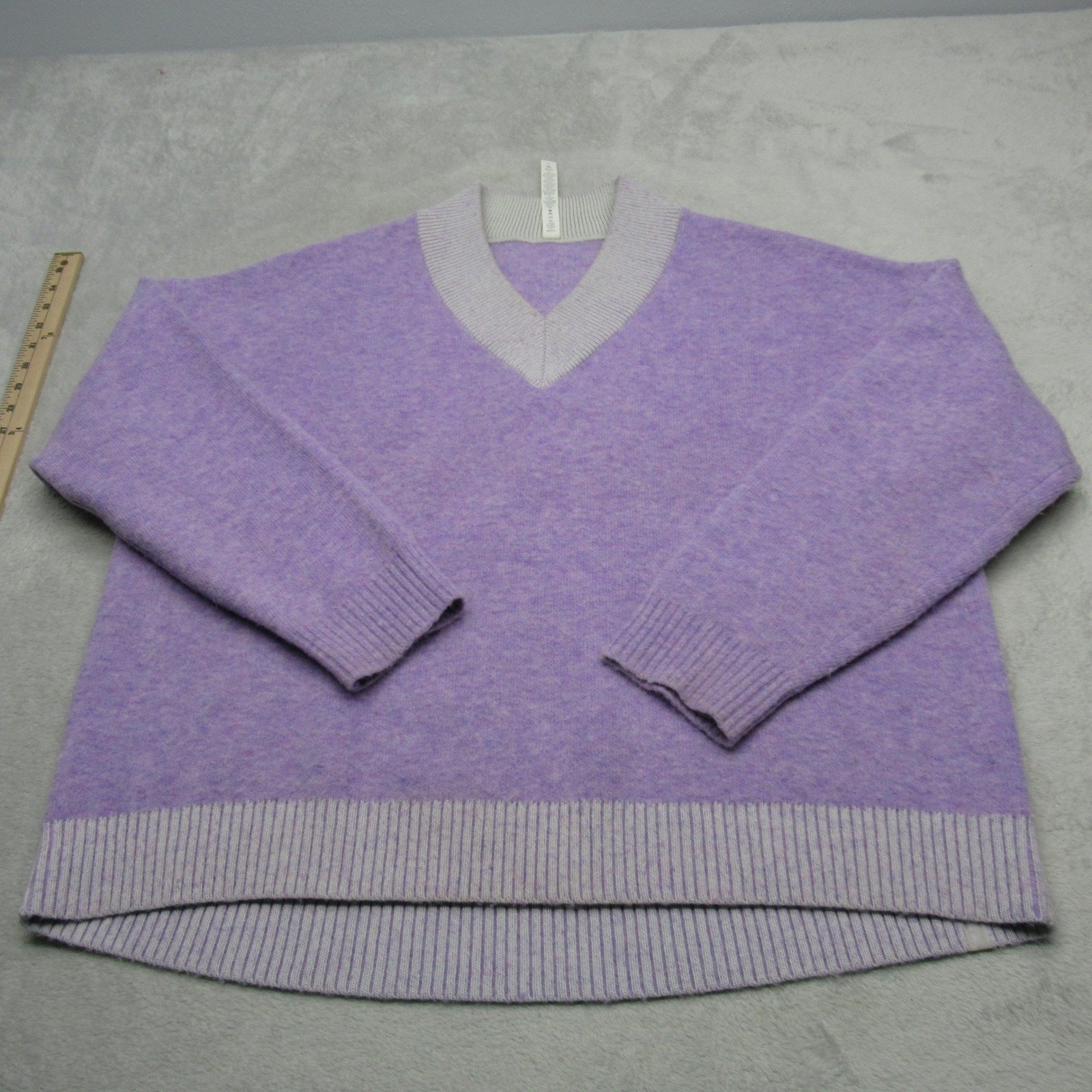 Lululemon Alpaca Merino Wool Blend Sweater Womens Large Purple V-Neck Pullover *