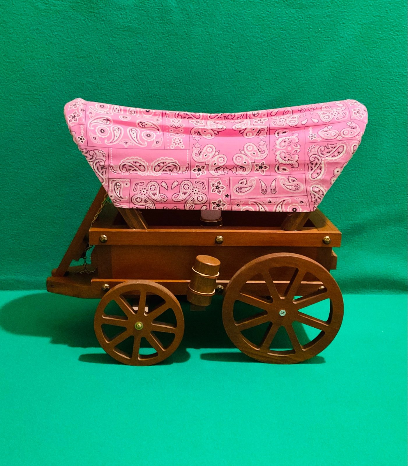 Americana Folk Art Covered Wagon Lamp