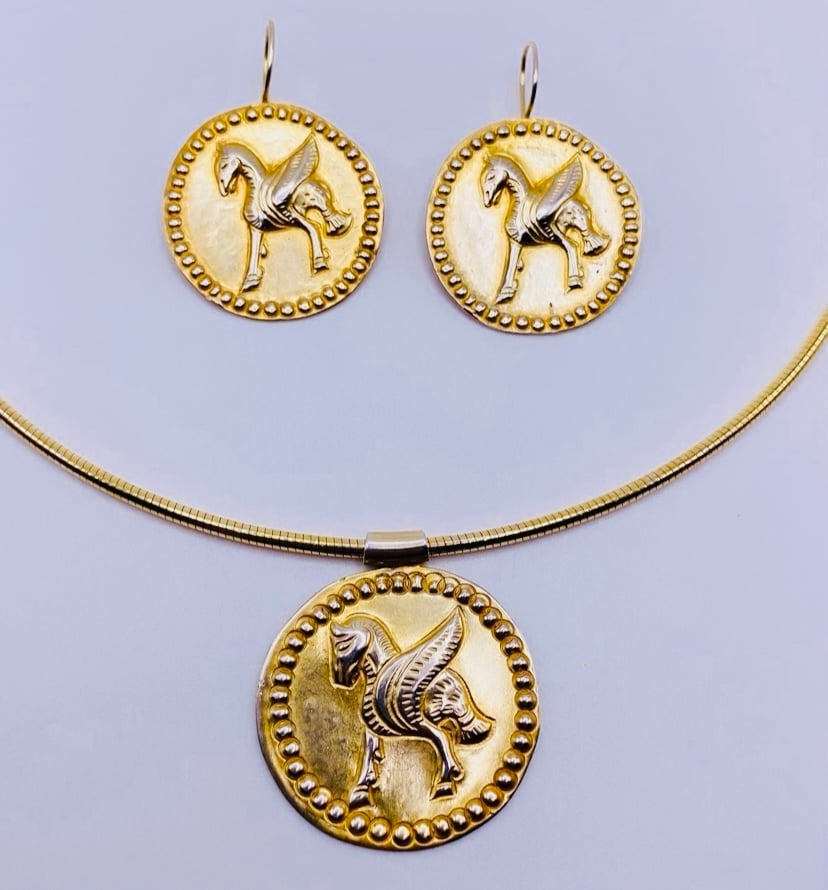 Armenian Mythical Winged Horse 18K Yellow Gold Pendant Necklace & Earrings Set