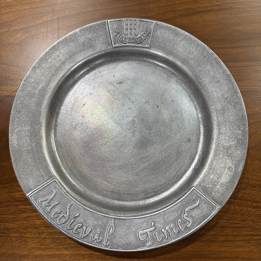 Medieval Times 10 Official Collectors Pewter Dinner Plate Del Gratia Bon Chef