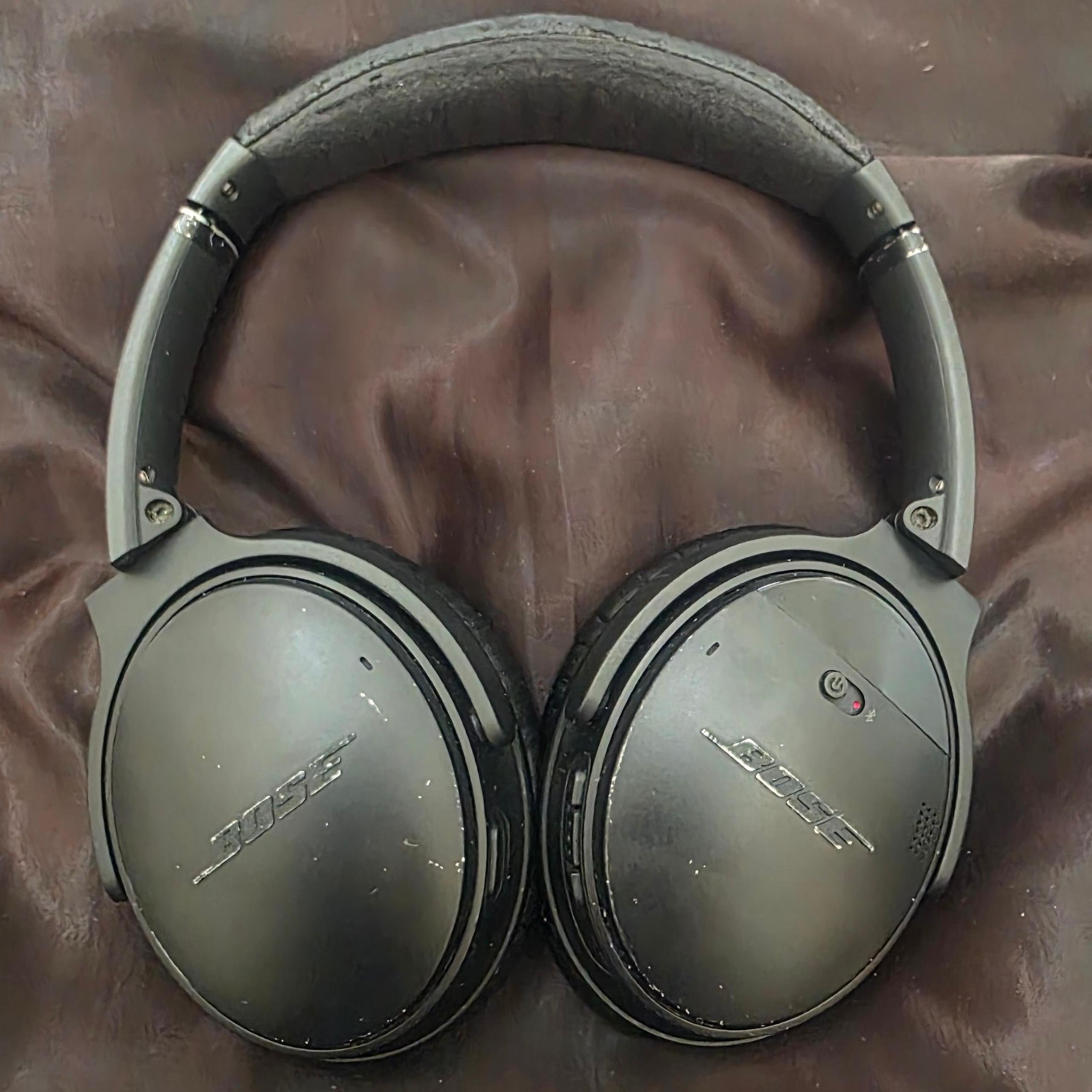 Bose QuietComfort 35 II 425948 Wireless Bluetooth Noise-Cancelling Headphones
