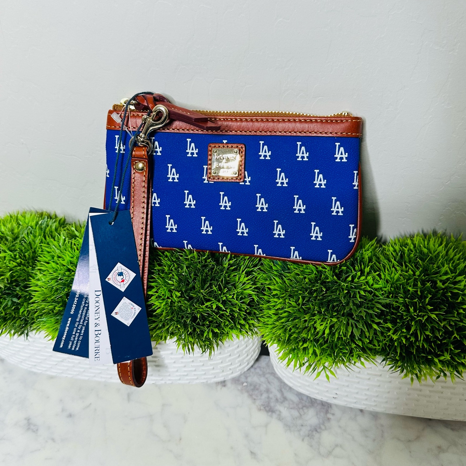 Dooney & Bourke Los Angeles Dodgers Large Slim Wristlet