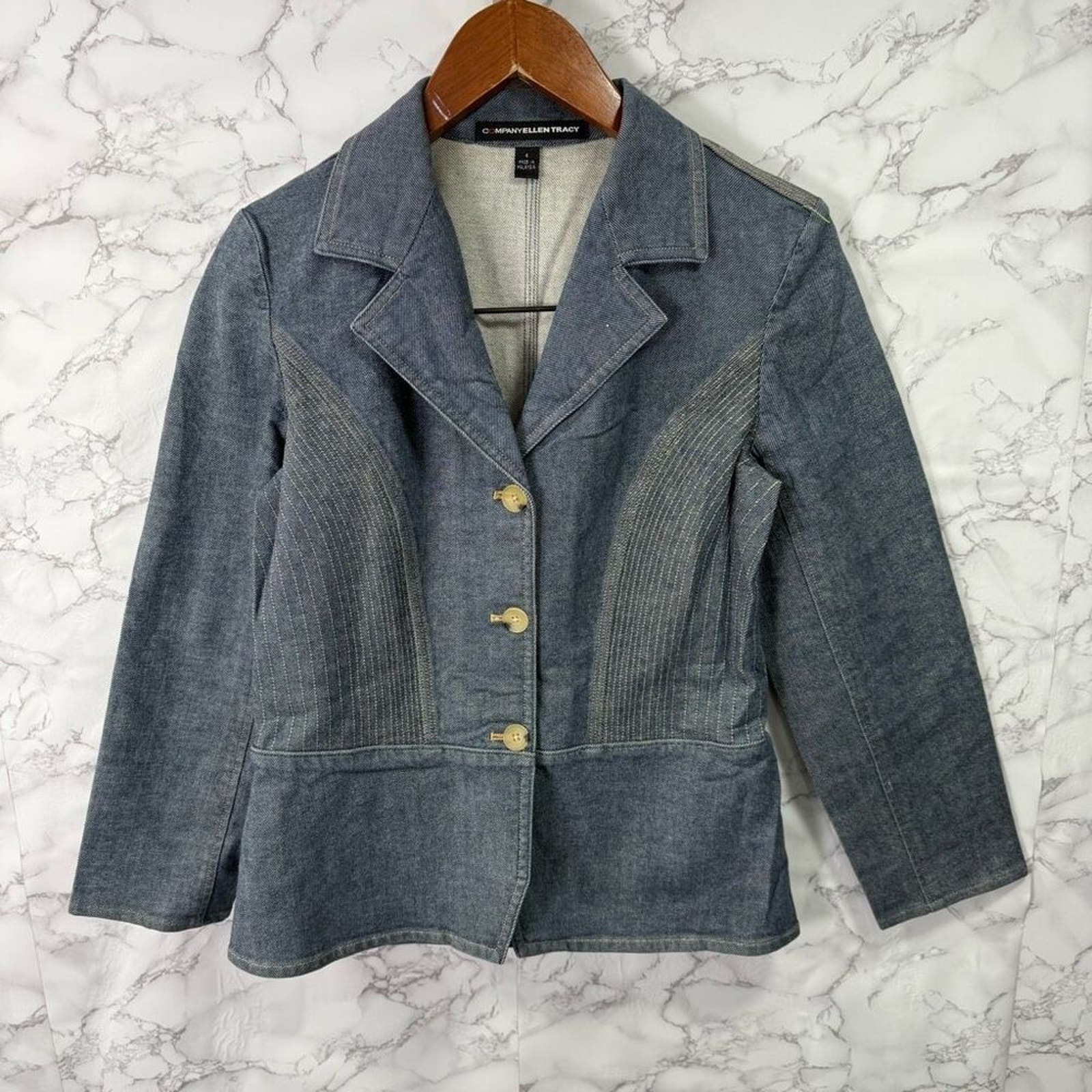 Ellen Tracy Jean Jacket Size 4 Denim Vintage Wash​​​​ # G558