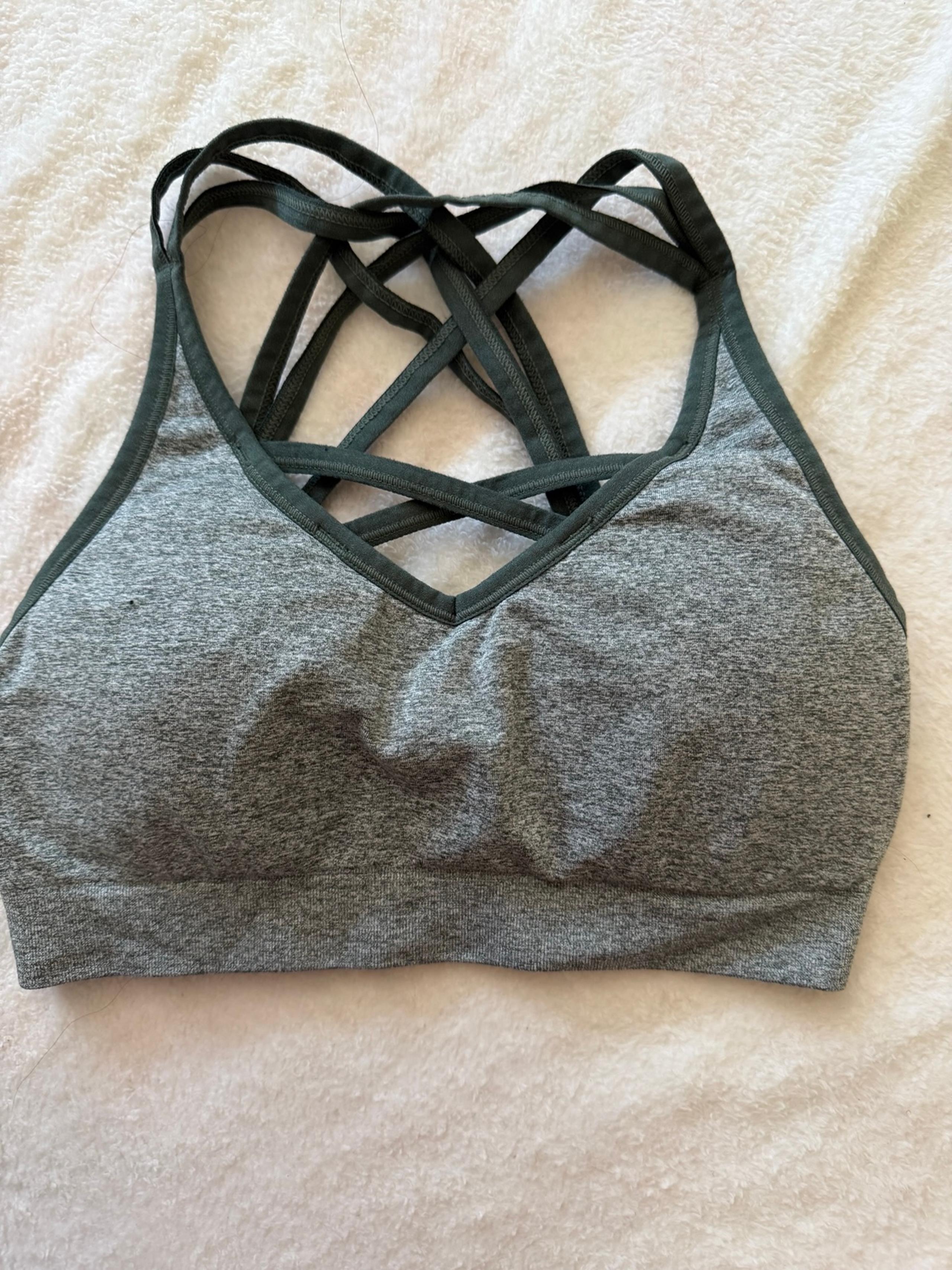 Reebok sports Bra small