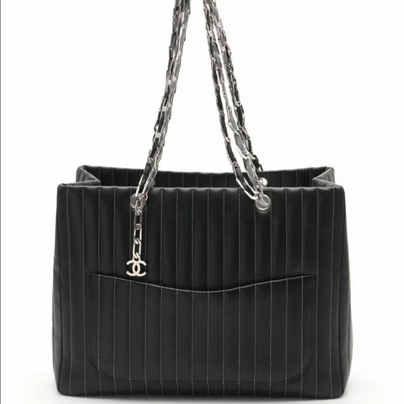 CHANEL Lambskin Mademoiselle Chevron Jumbo Tote